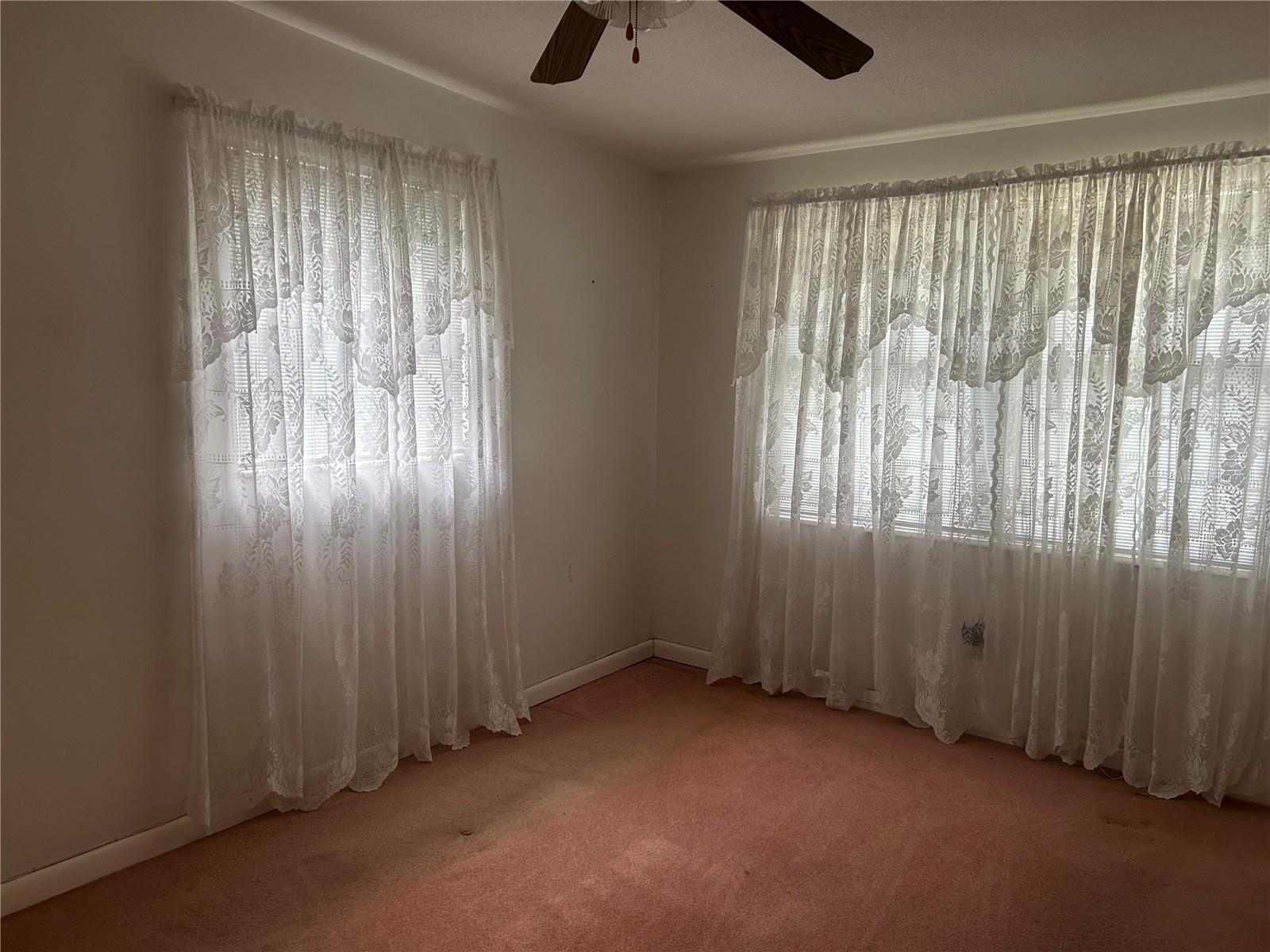 Image 12 of 20 For 520 35th Street Nw