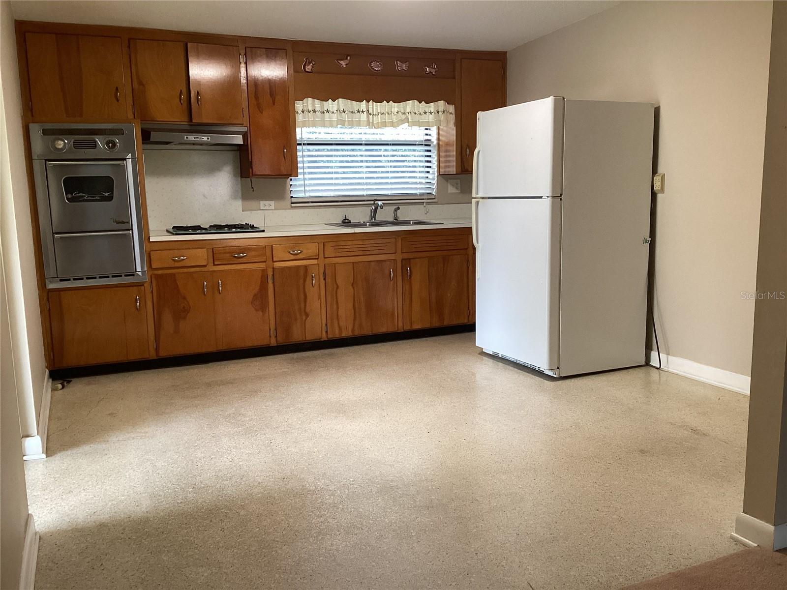 Image 7 of 20 For 520 35th Street Nw