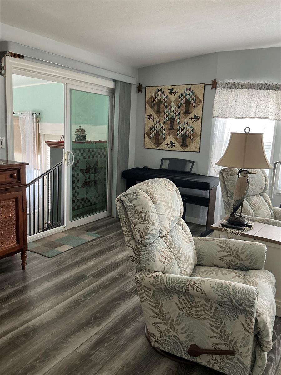 Image 15 of 42 For 209 Fairway Boulevard