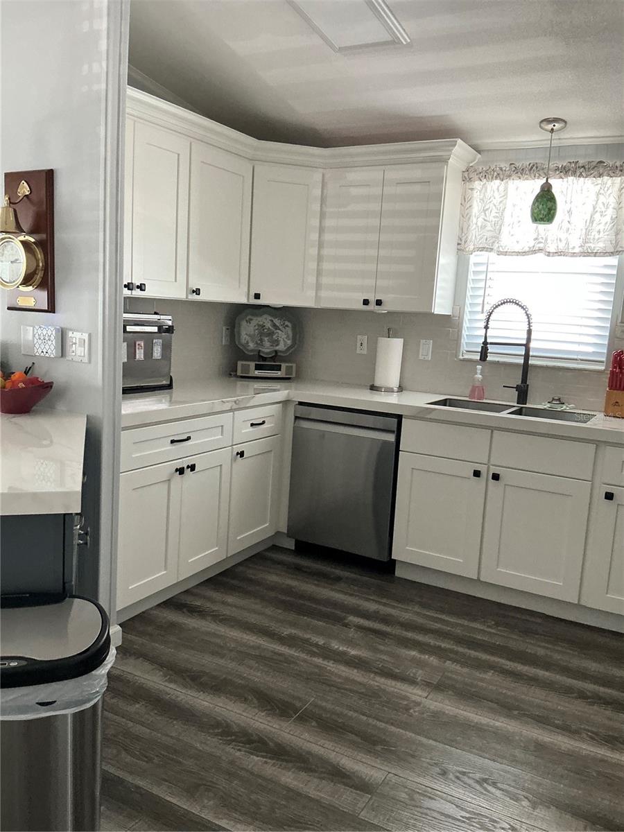 Image 20 of 42 For 209 Fairway Boulevard