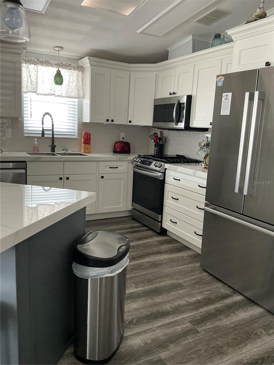 Image 21 of 42 For 209 Fairway Boulevard