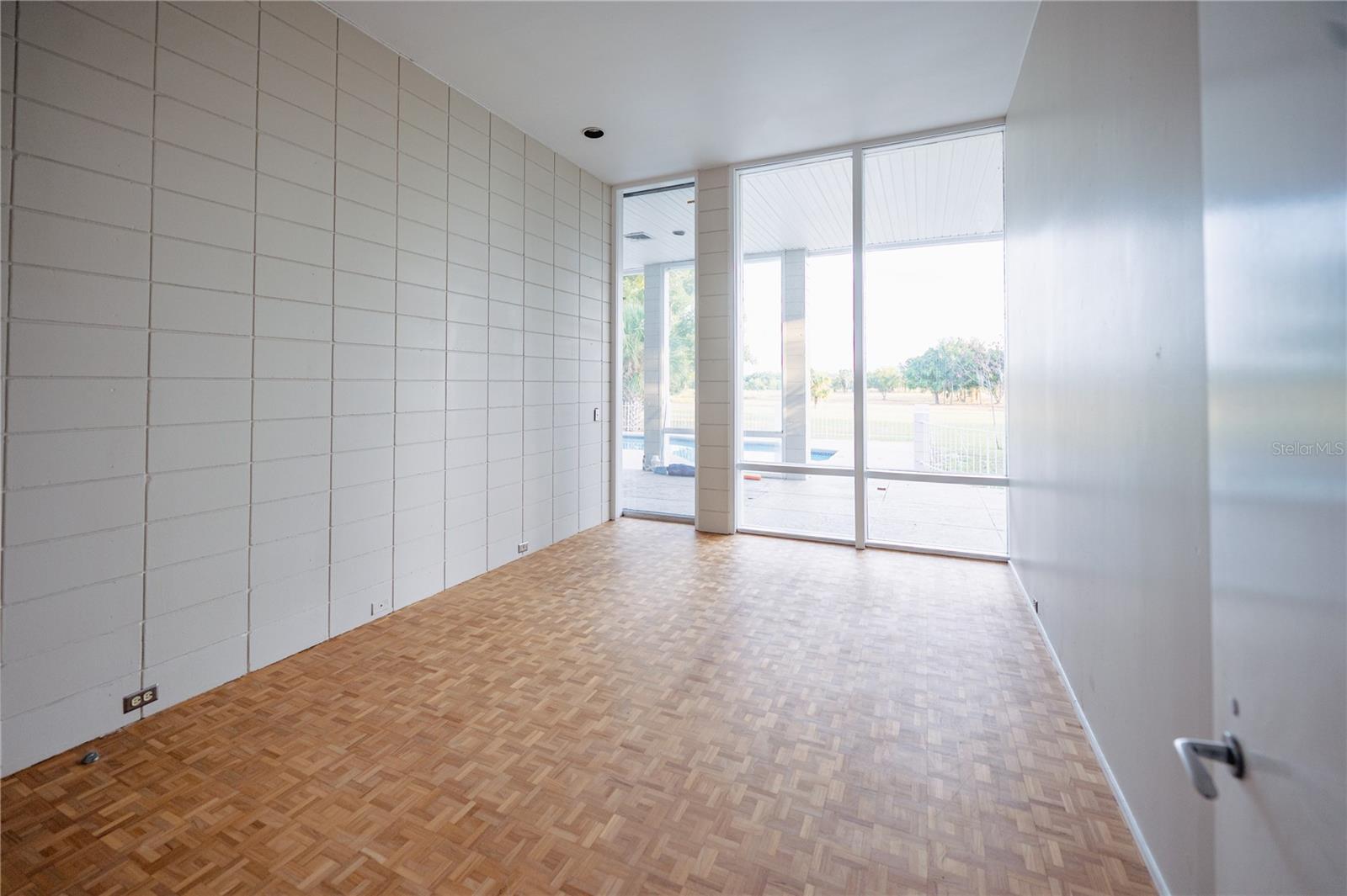 Image 11 of 41 For 1938 Highland Park Drive S