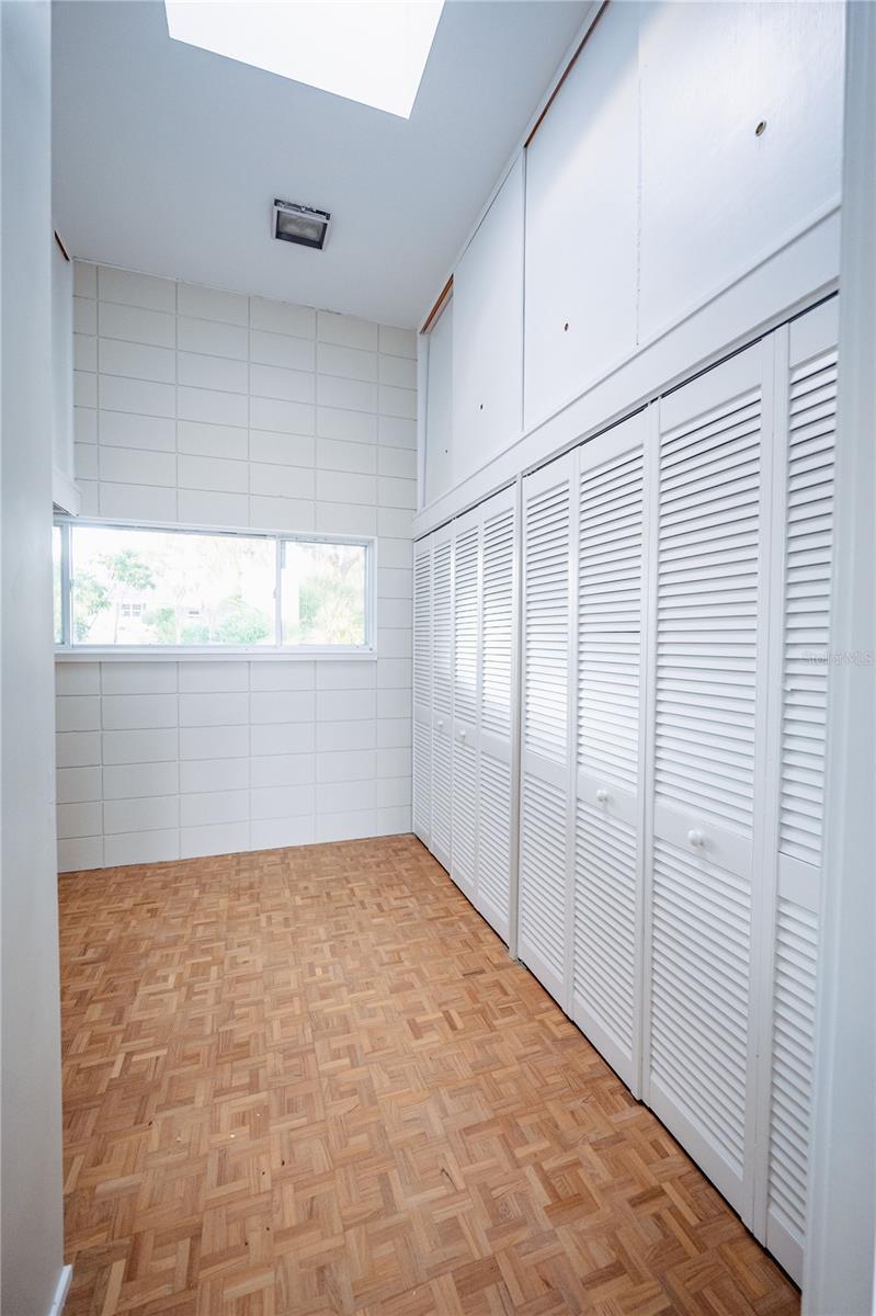 Image 16 of 41 For 1938 Highland Park Drive S