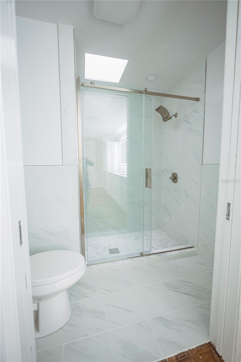 Image 19 of 41 For 1938 Highland Park Drive S