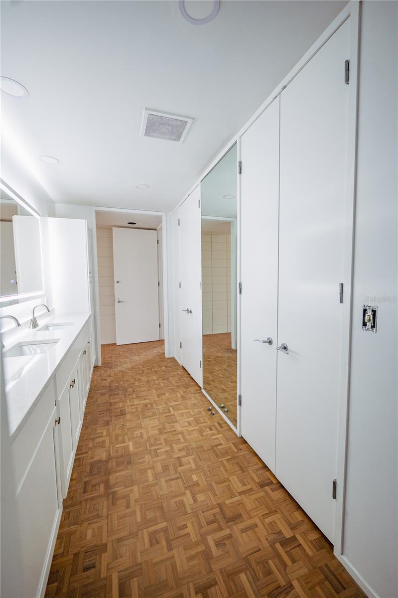 Image 20 of 41 For 1938 Highland Park Drive S