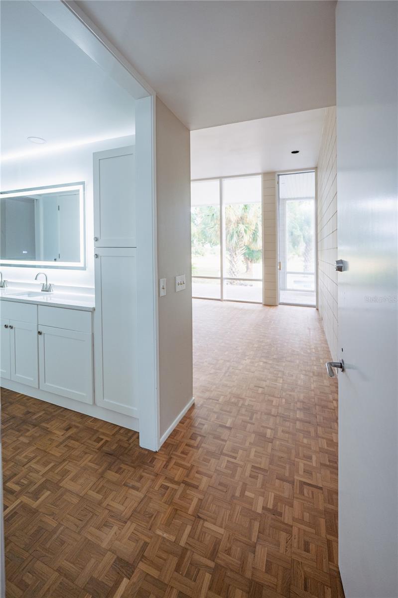 Image 23 of 41 For 1938 Highland Park Drive S