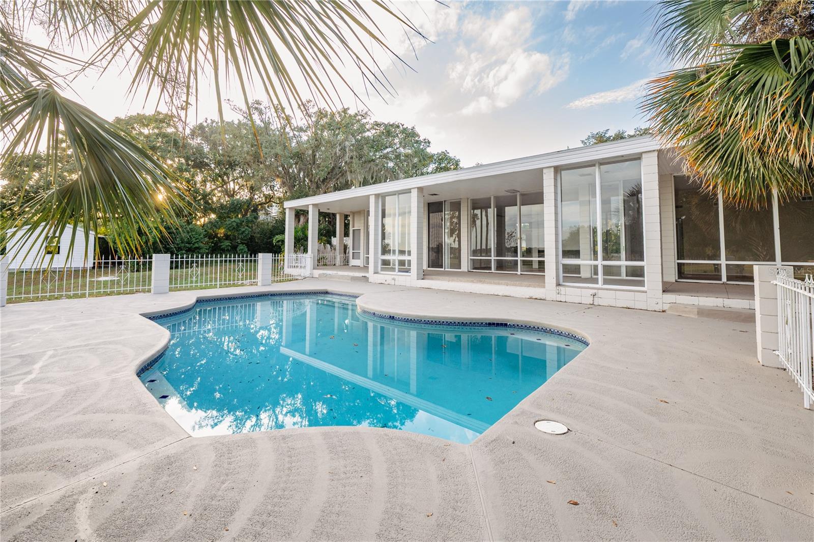 Image 29 of 41 For 1938 Highland Park Drive S