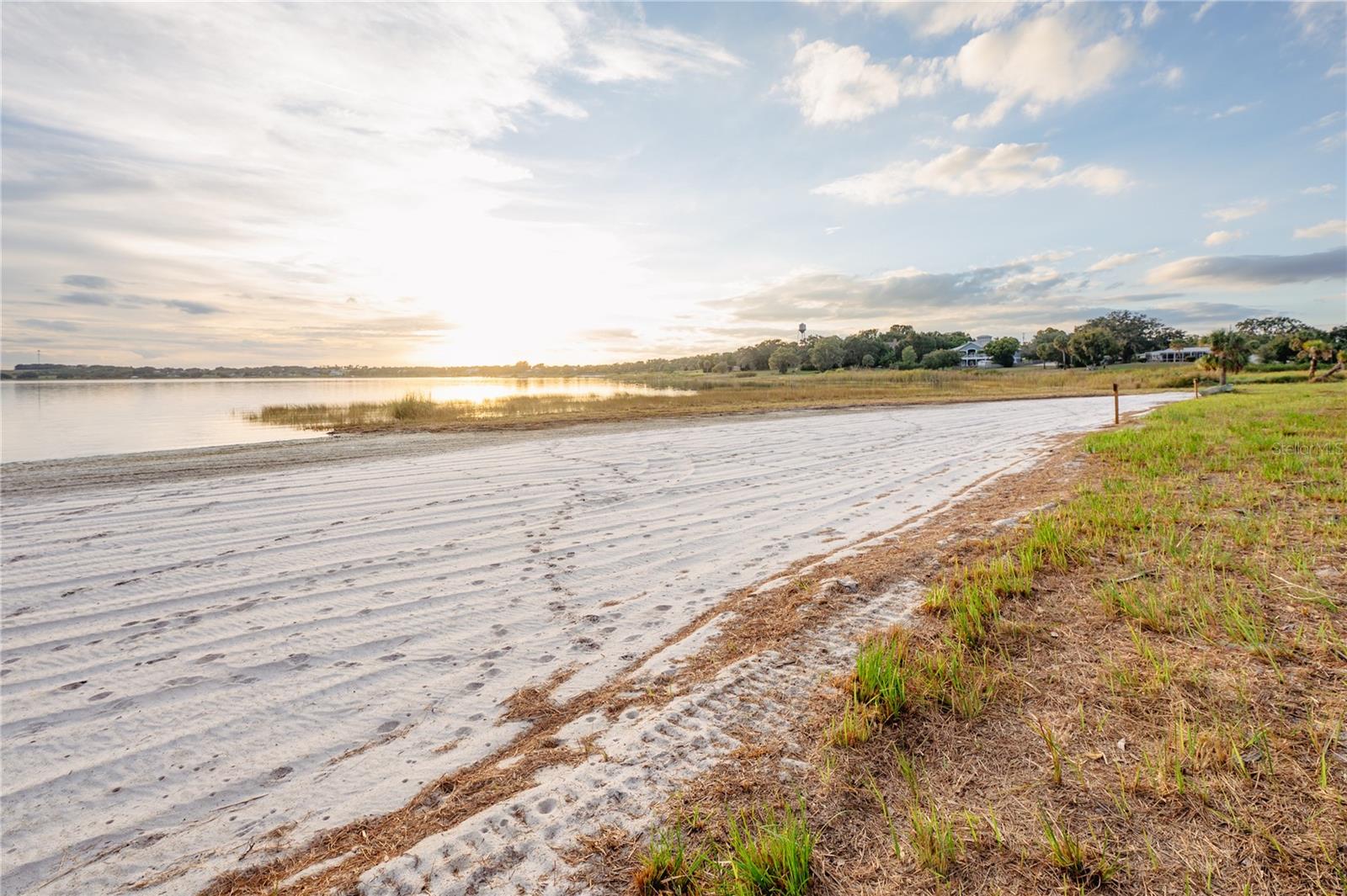 Image 38 of 41 For 1938 Highland Park Drive S