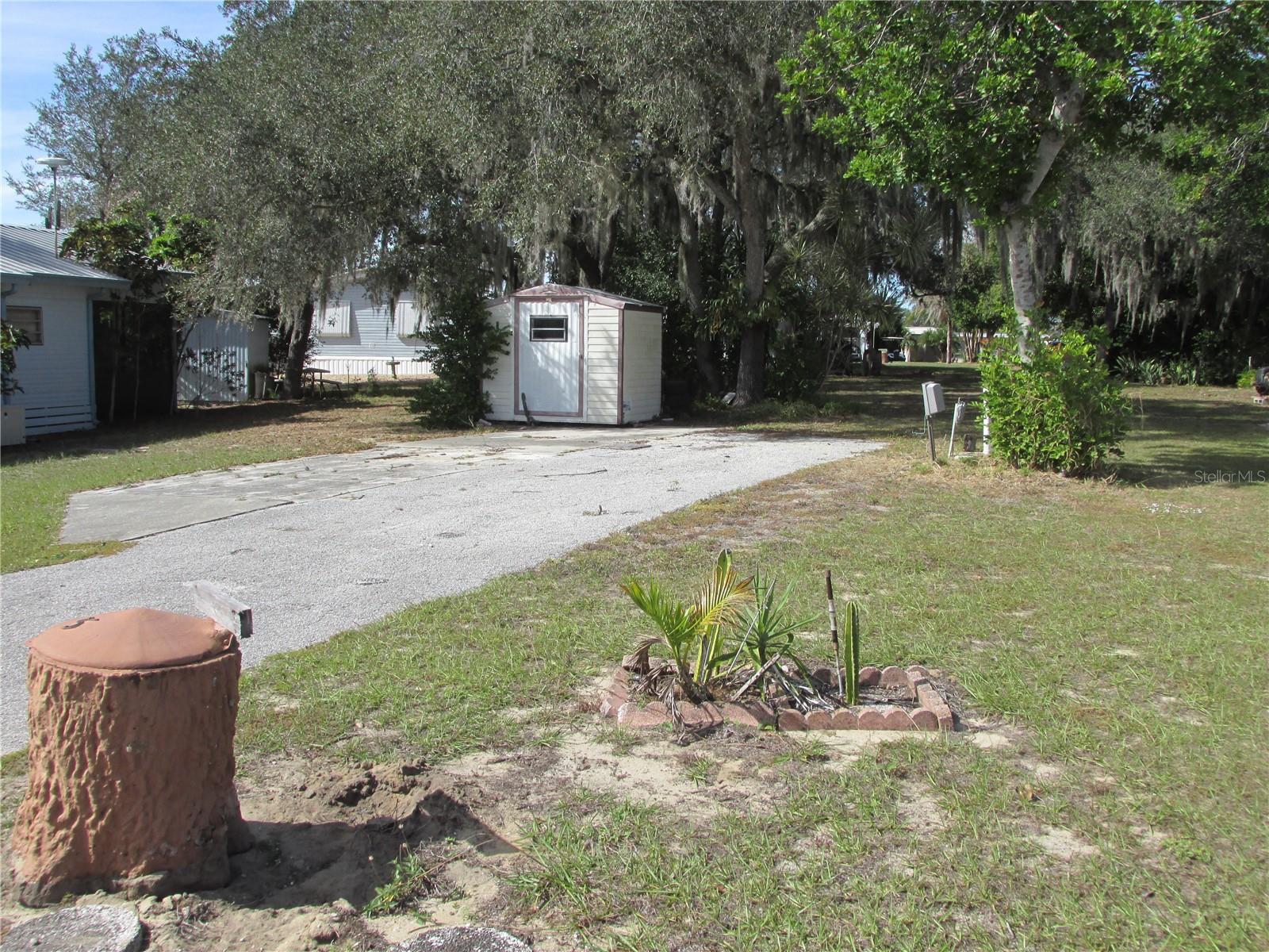 Image 4 of 23 For 5 Blue Quill Circle