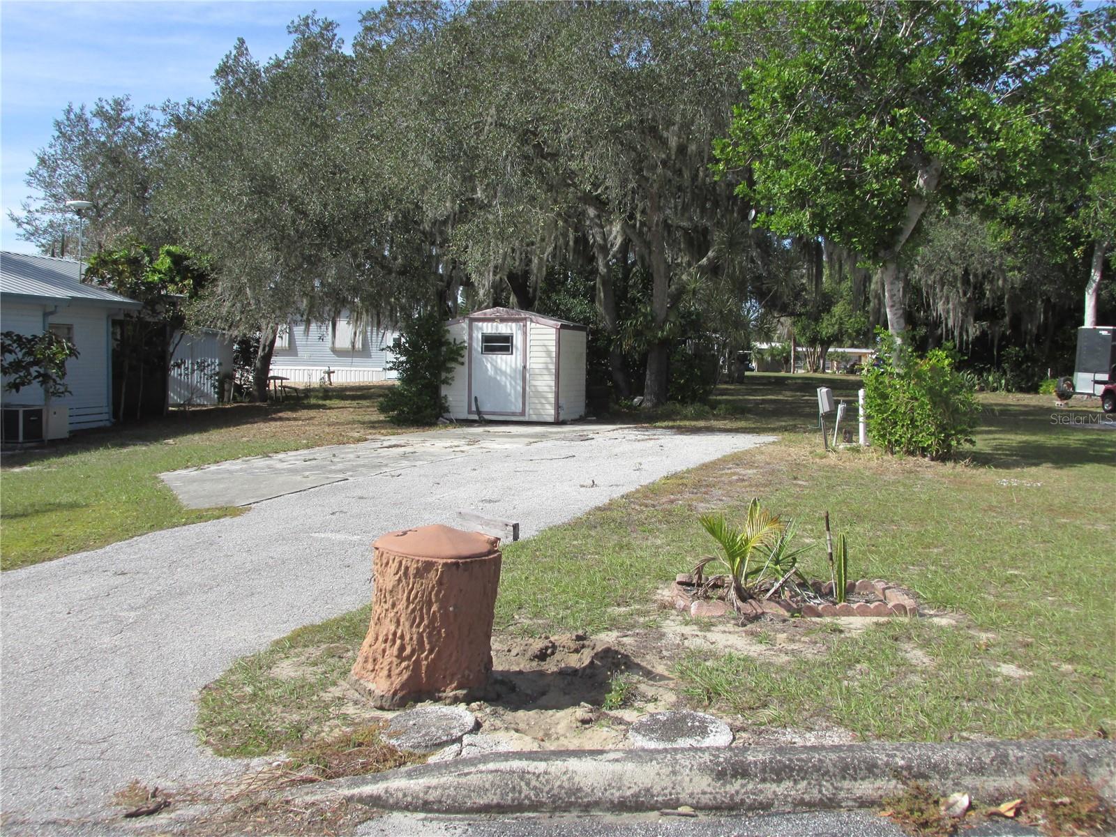 Image 5 of 23 For 5 Blue Quill Circle