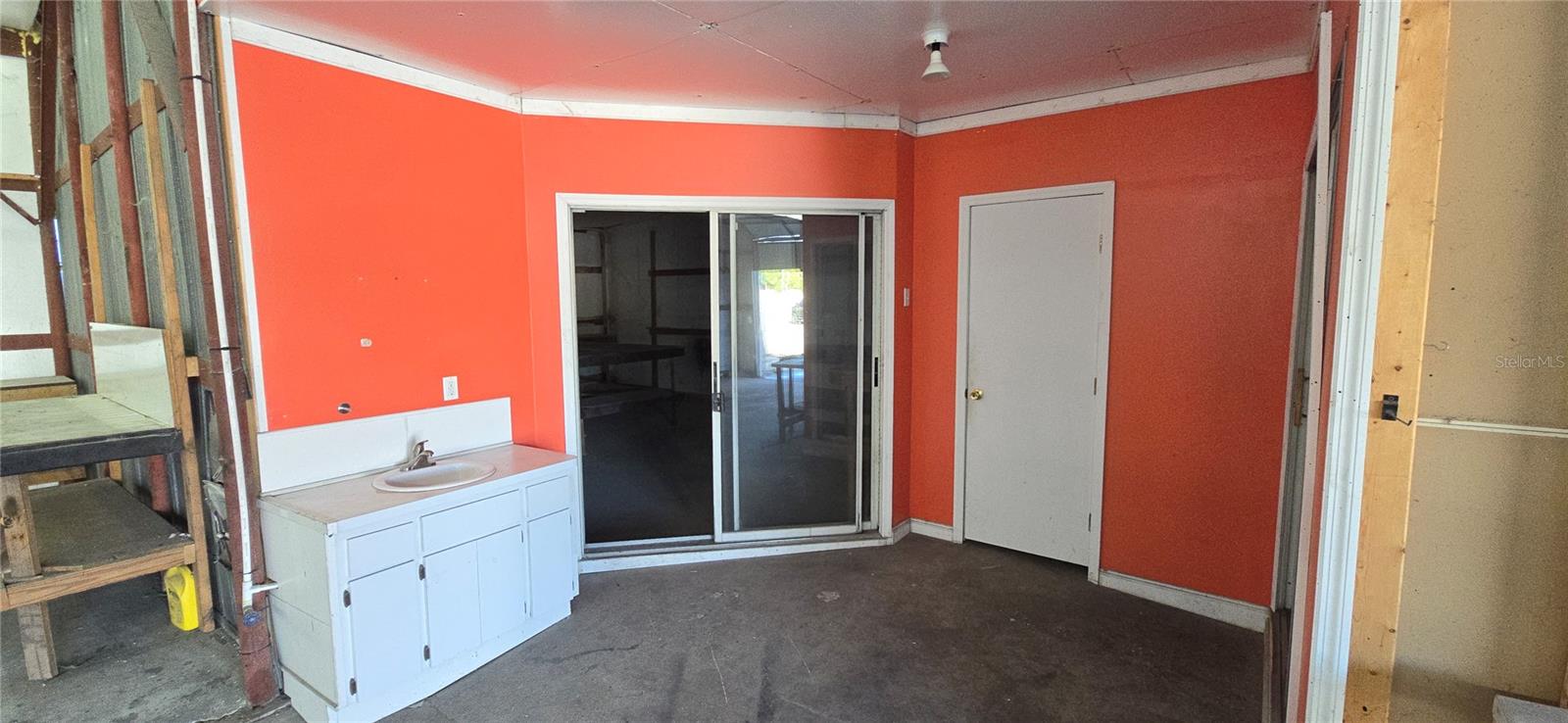 Image 7 of 11 For 3030 State Road 60 E