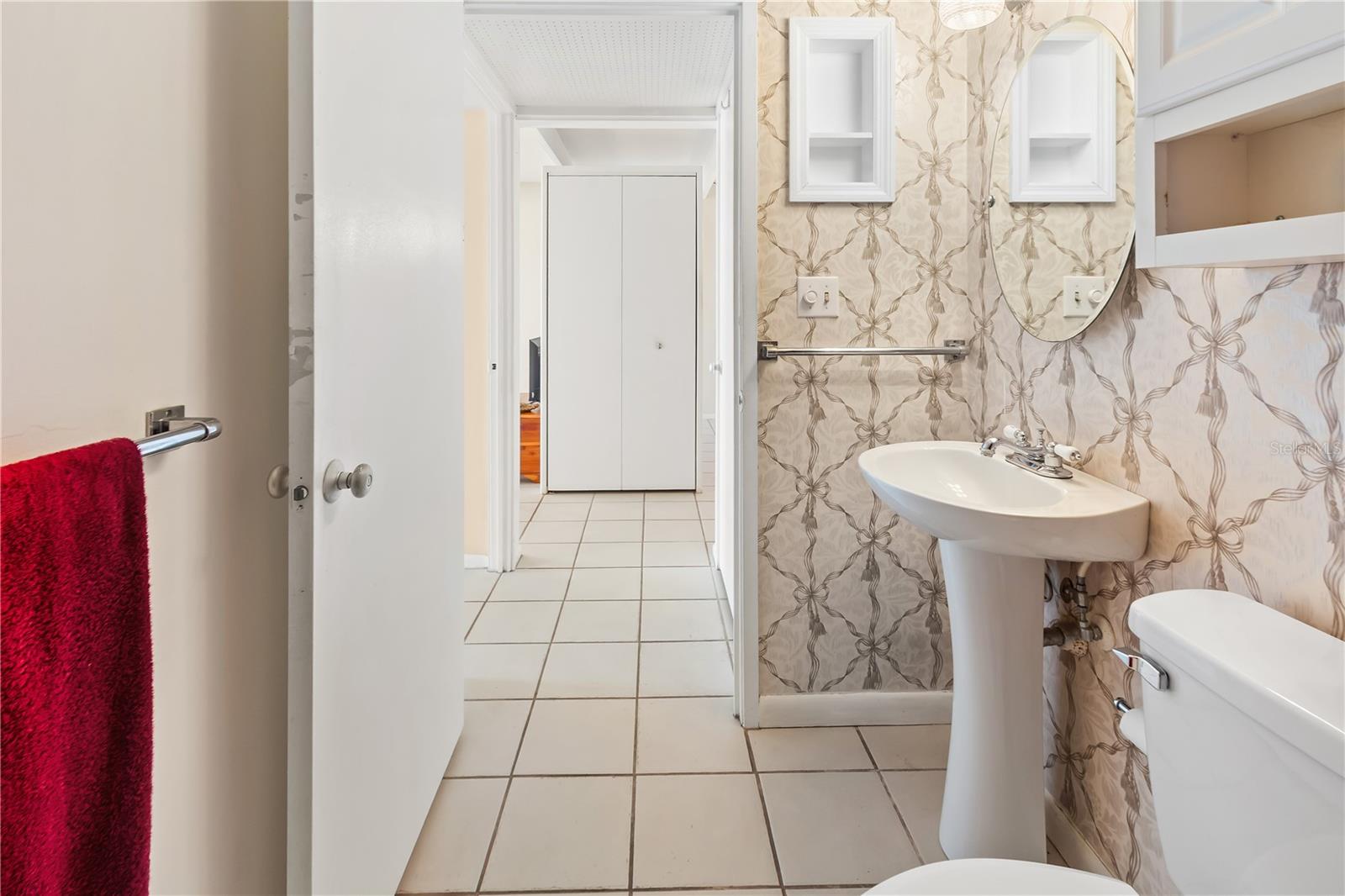 Image 14 of 25 For 4819 Club Circle