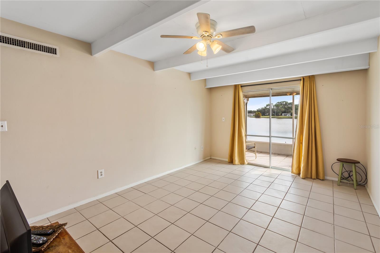 Image 9 of 25 For 4819 Club Circle