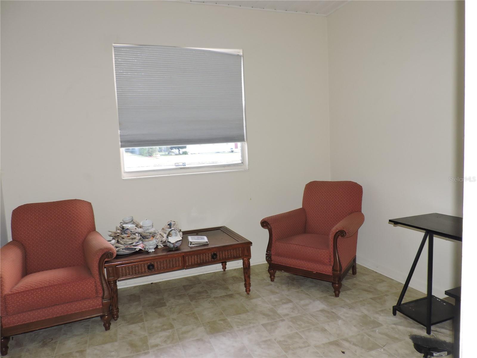 Image 10 of 29 For 713 Euclid Avenue