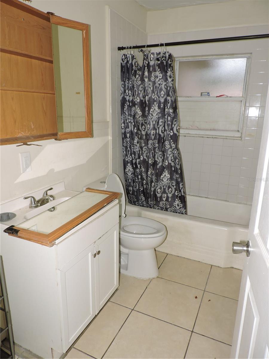 Image 16 of 29 For 713 Euclid Avenue