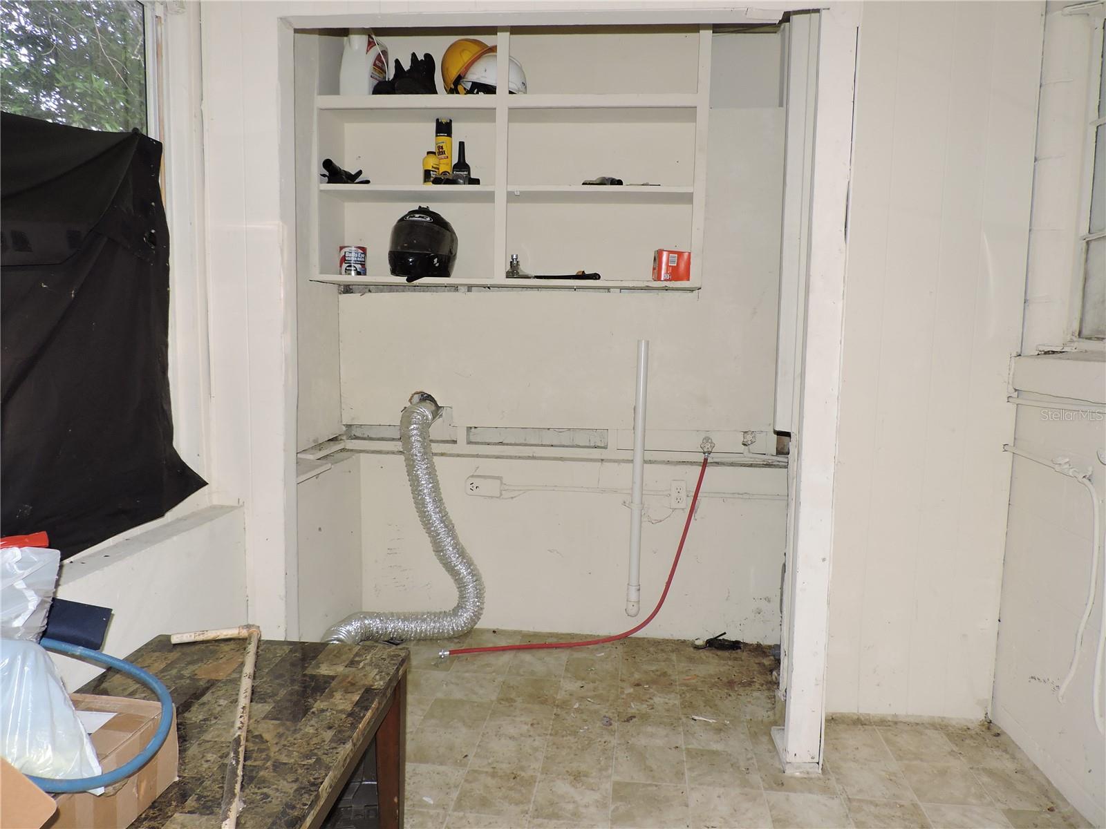 Image 21 of 29 For 713 Euclid Avenue