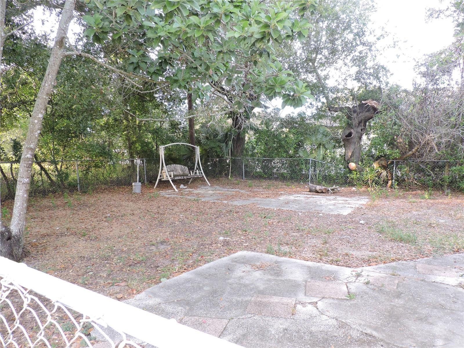 Image 24 of 29 For 713 Euclid Avenue