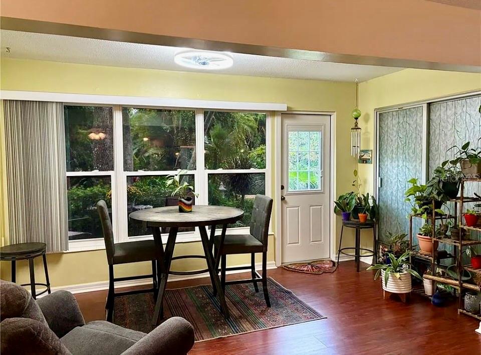 Image 11 of 28 For 200 El Camino Drive 102