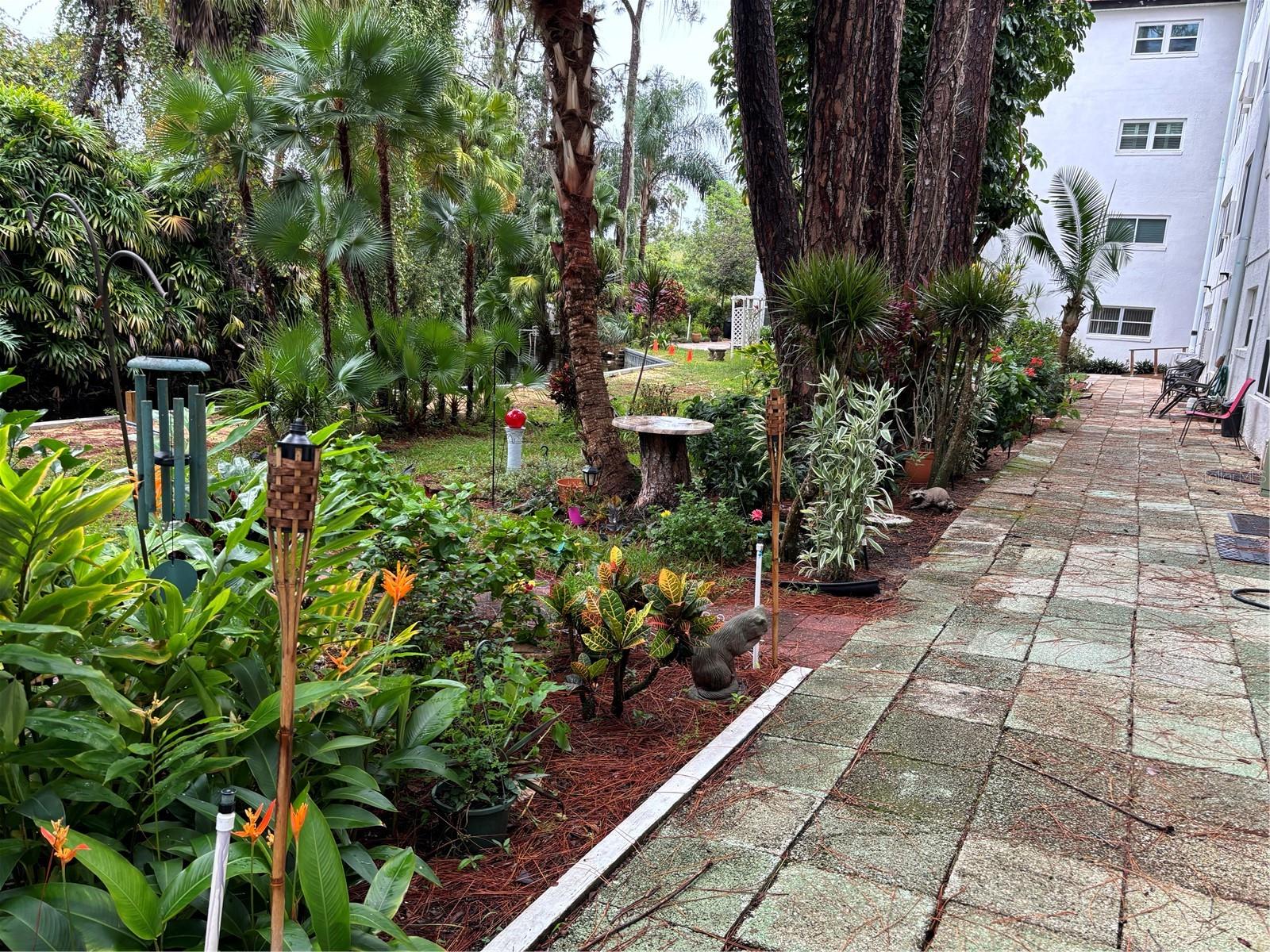 Image 24 of 28 For 200 El Camino Drive 102