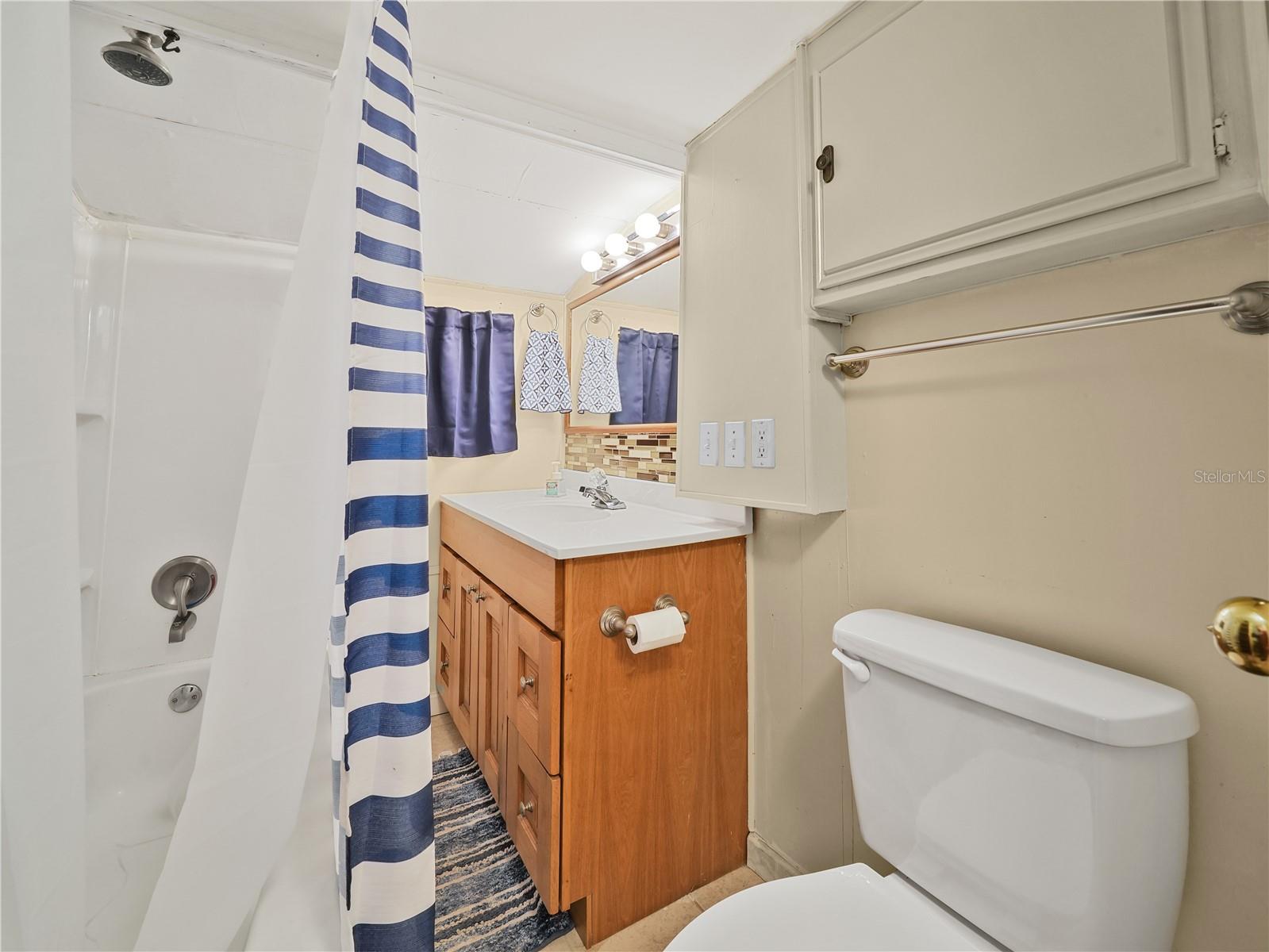 Image 13 of 41 For 72 Silversides Street