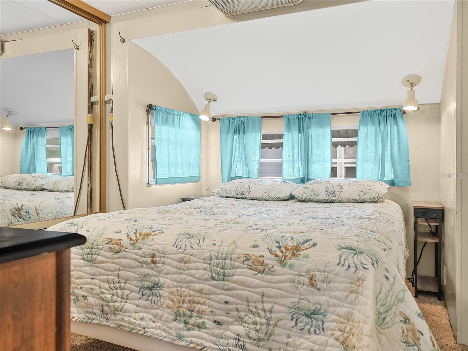 Image 15 of 41 For 72 Silversides Street