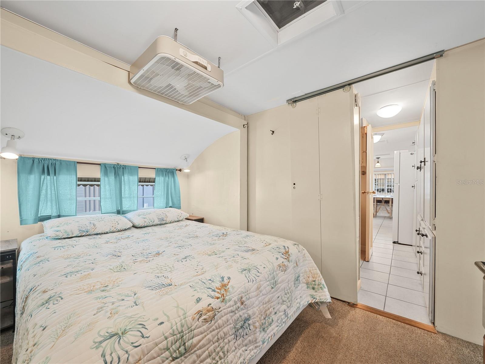 Image 16 of 41 For 72 Silversides Street