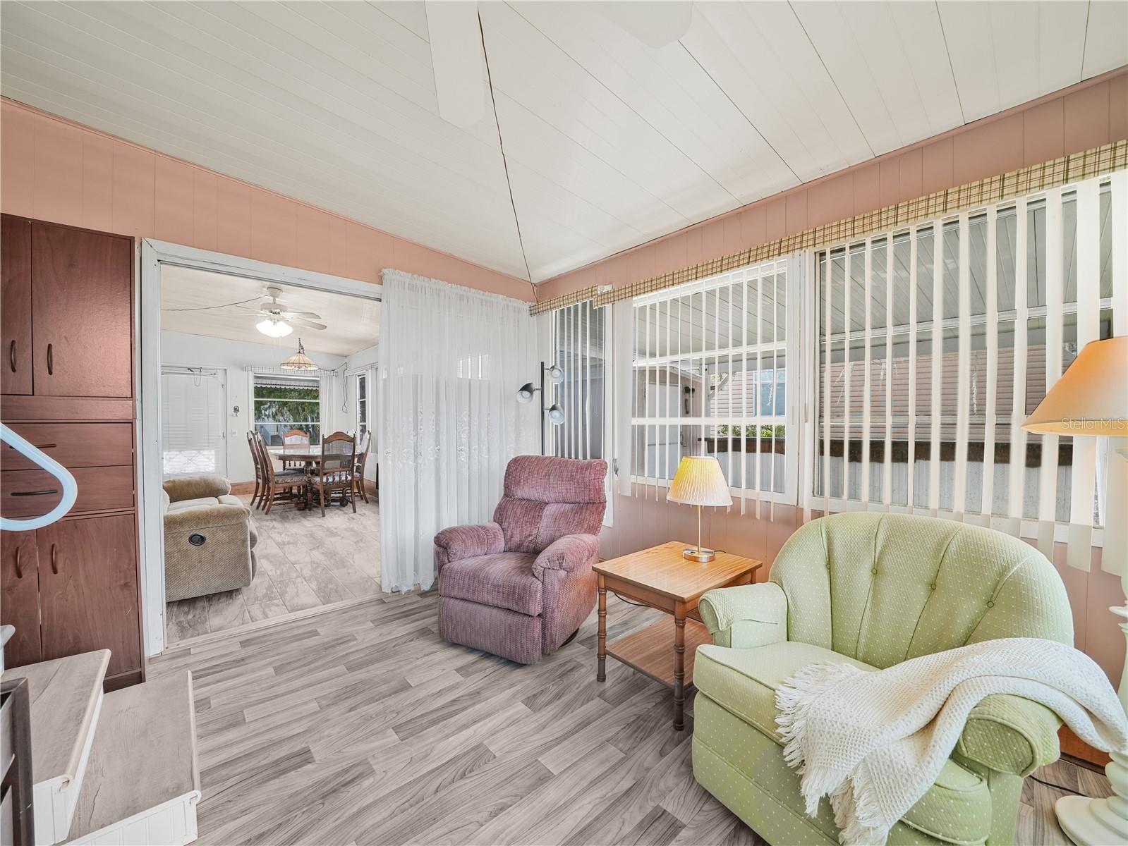 Image 17 of 41 For 72 Silversides Street