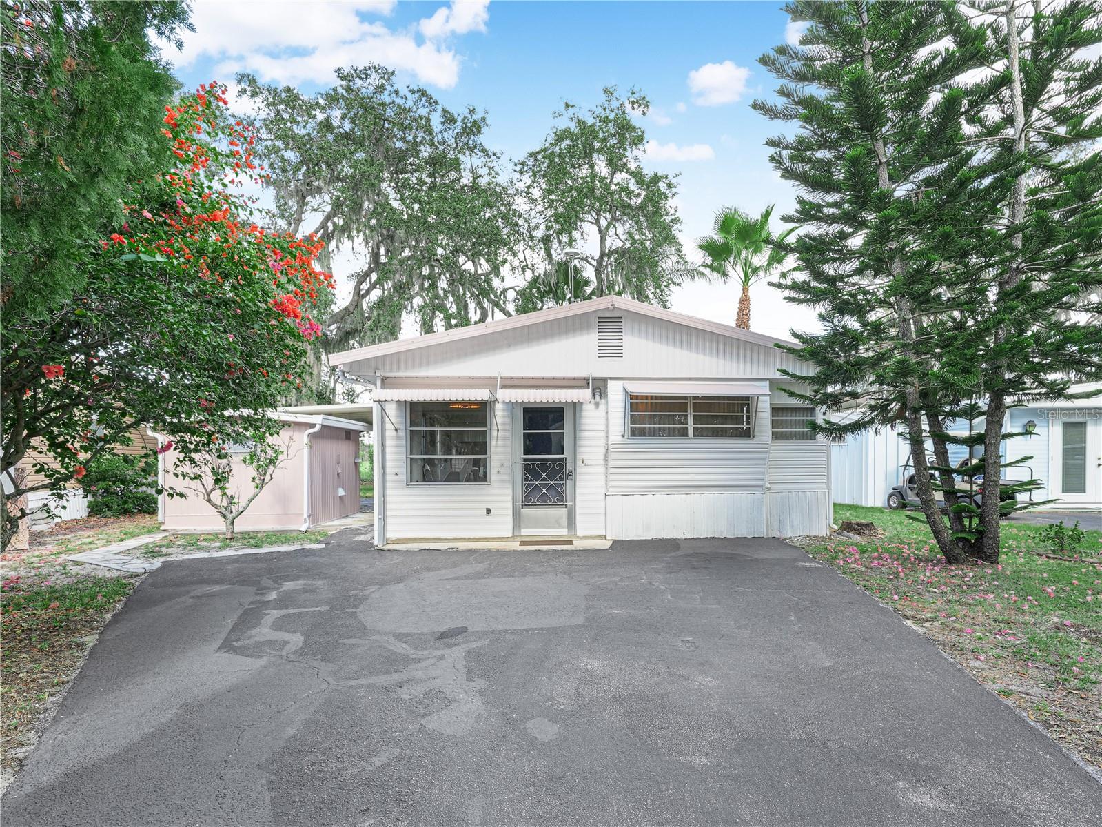 Image 2 of 41 For 72 Silversides Street