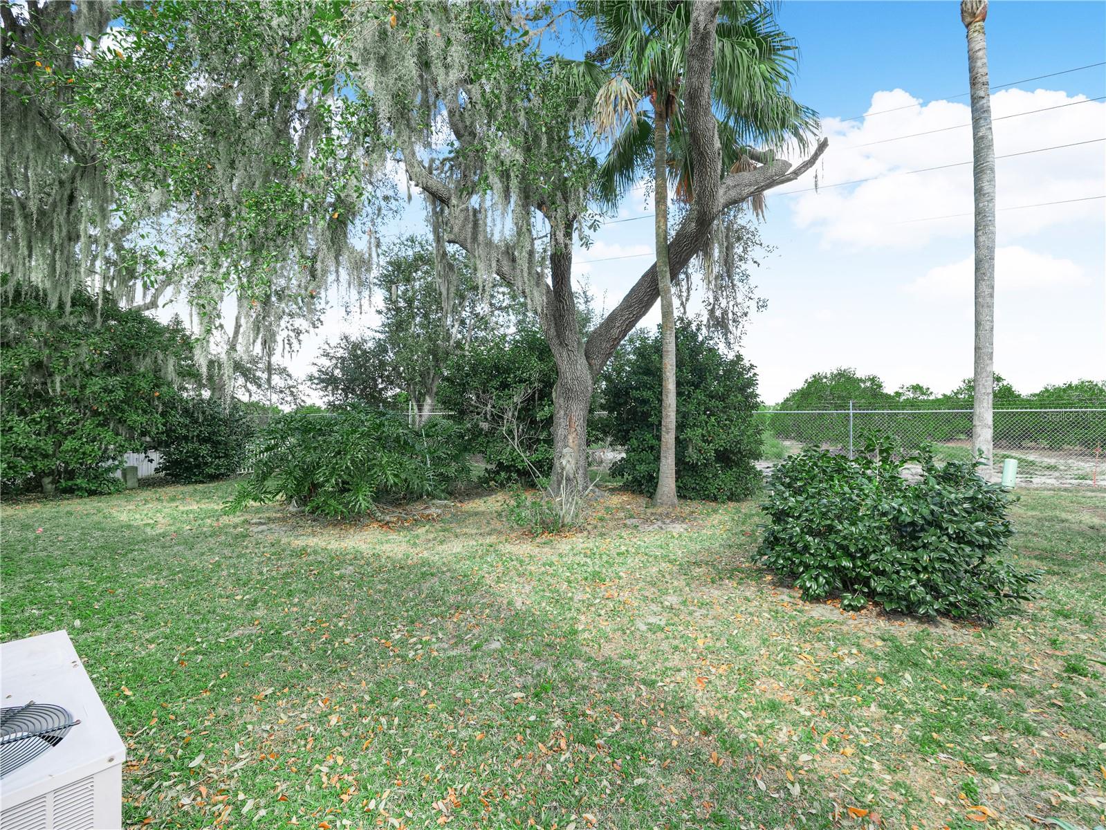 Image 24 of 41 For 72 Silversides Street