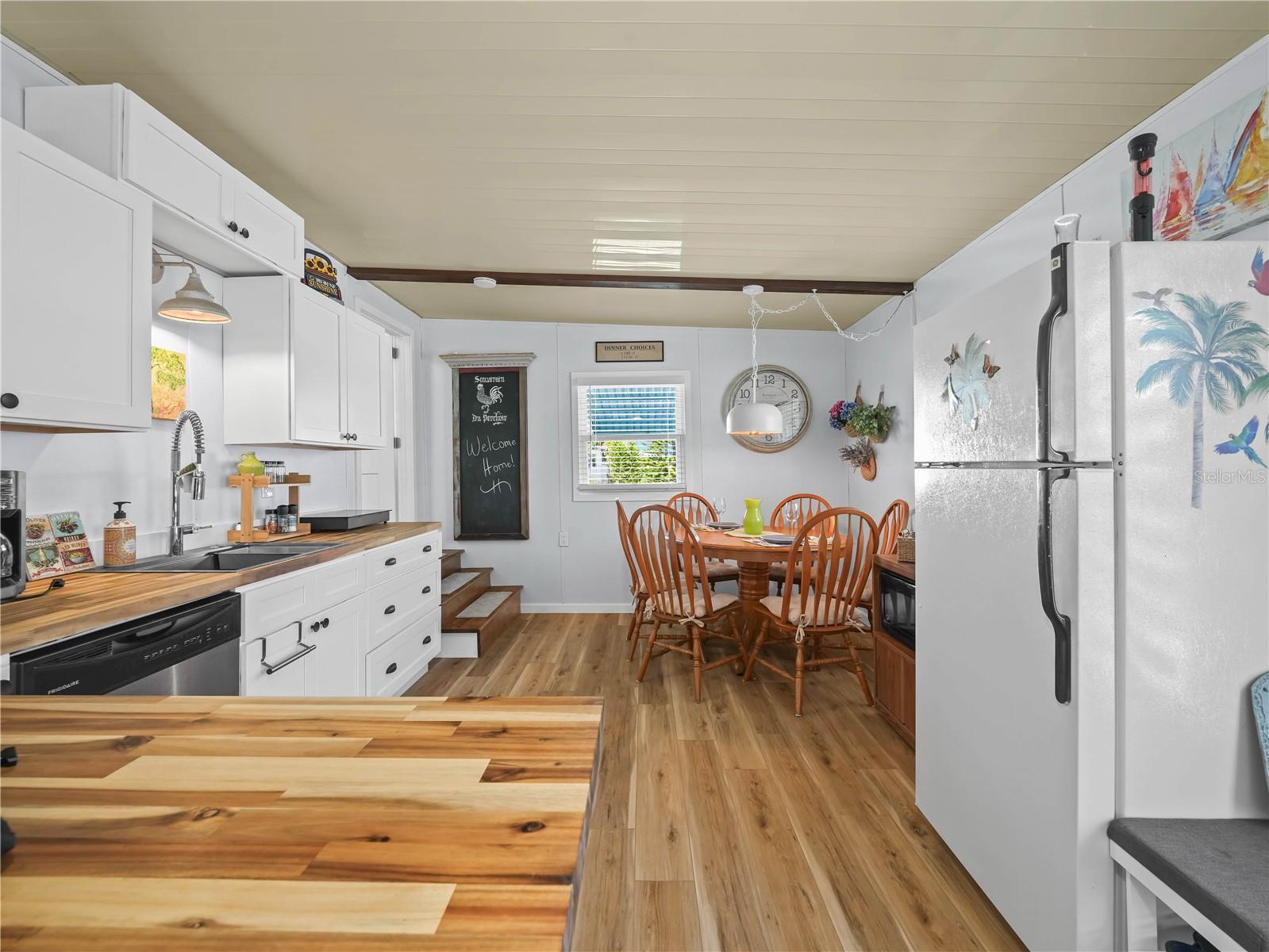 Image 11 of 49 For 111 Saddlebag Trail