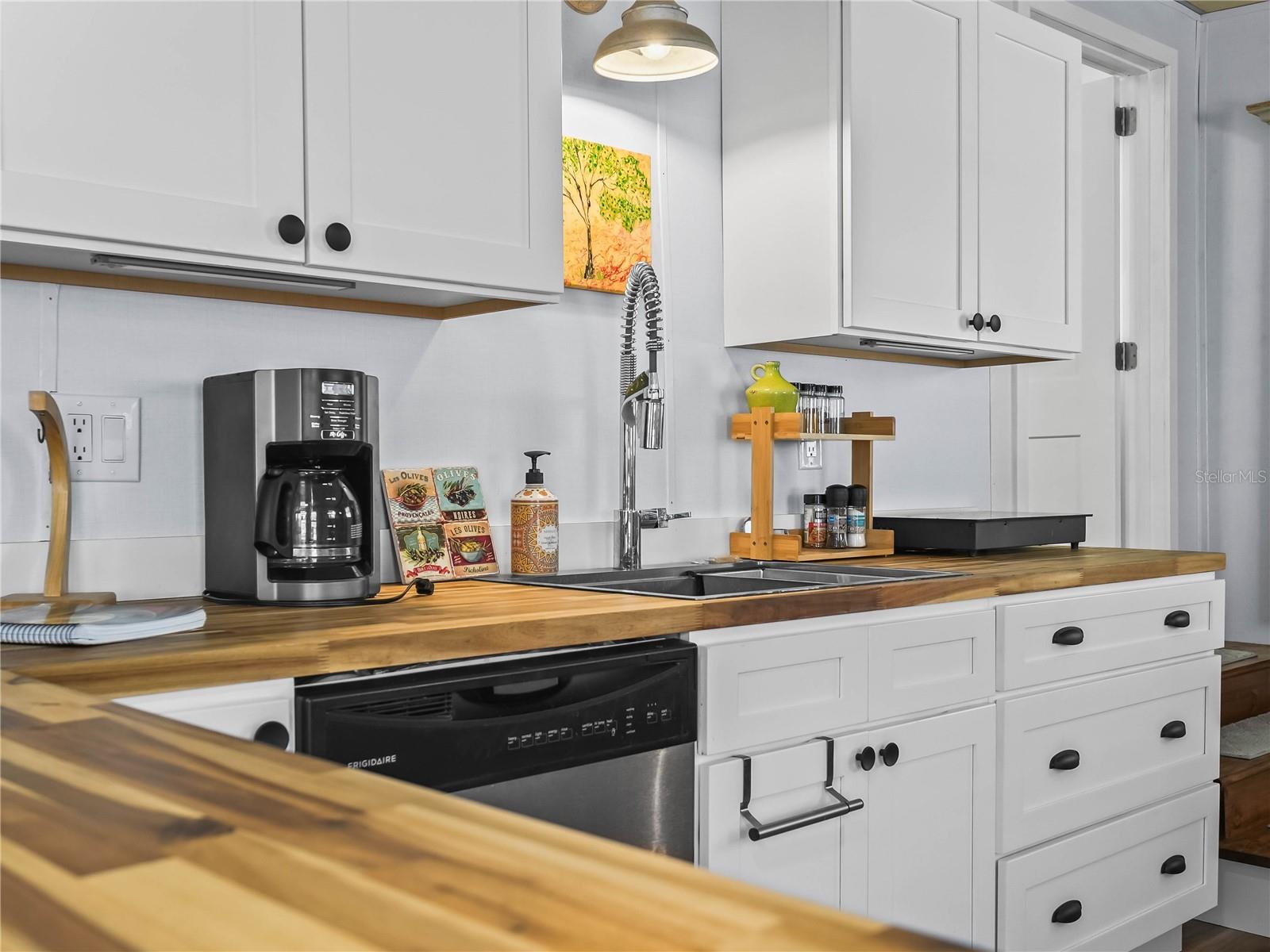 Image 13 of 49 For 111 Saddlebag Trail