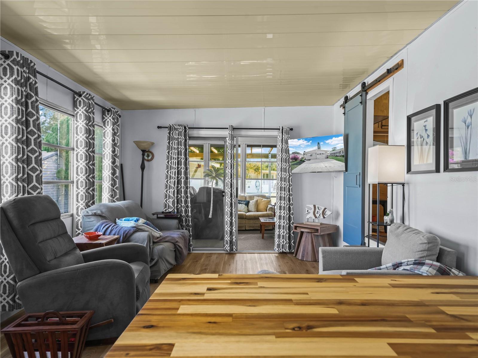 Image 14 of 49 For 111 Saddlebag Trail