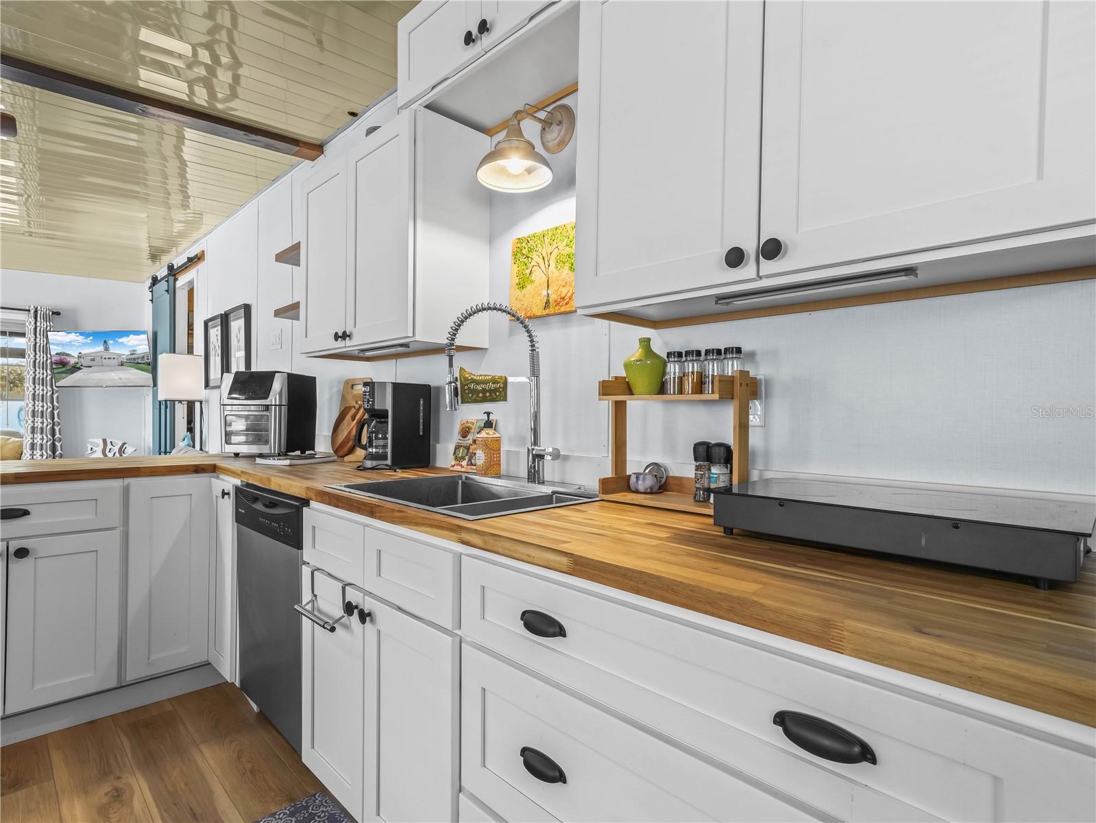 Image 15 of 49 For 111 Saddlebag Trail