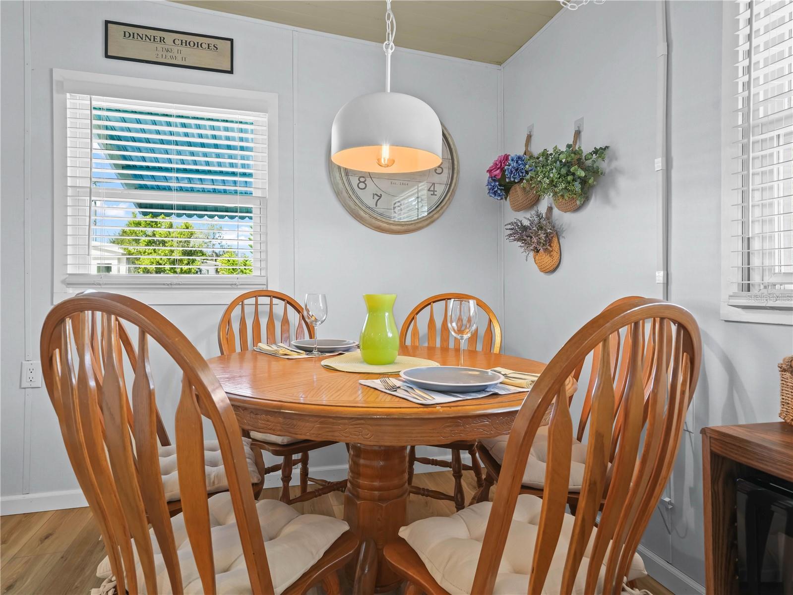 Image 16 of 49 For 111 Saddlebag Trail