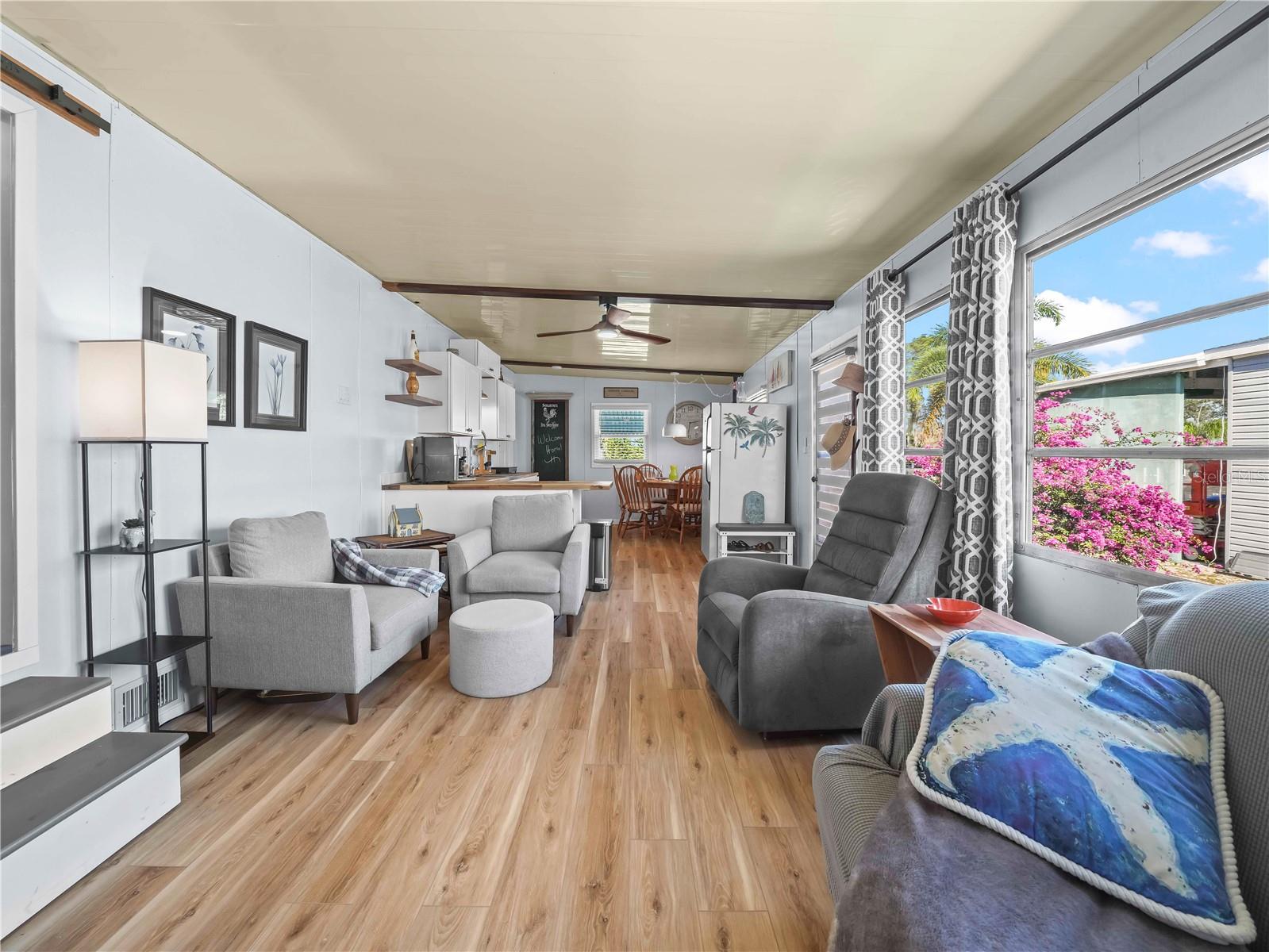 Image 8 of 49 For 111 Saddlebag Trail