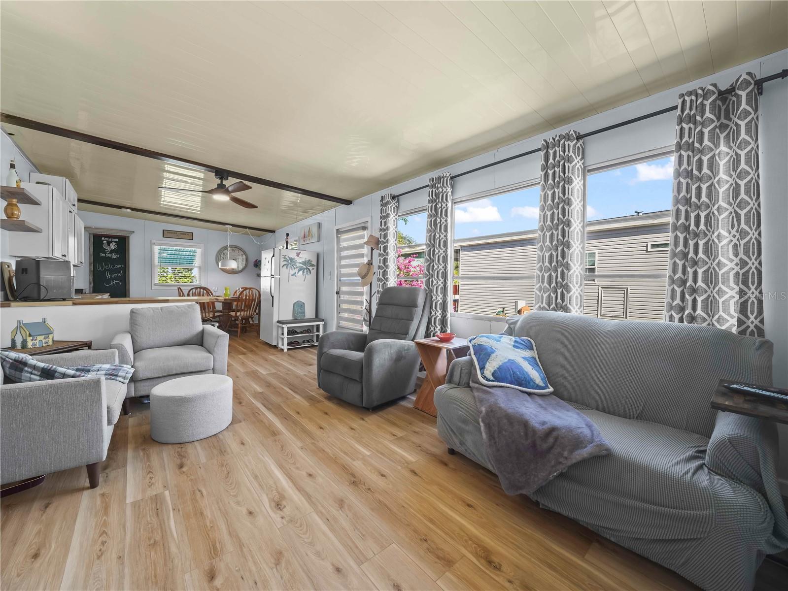 Image 9 of 49 For 111 Saddlebag Trail