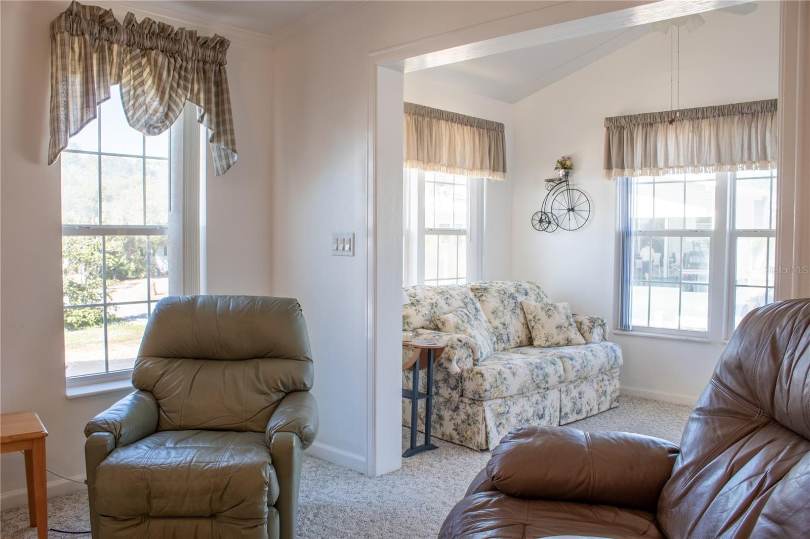 Image 10 of 49 For 10 Grey Fox Lane