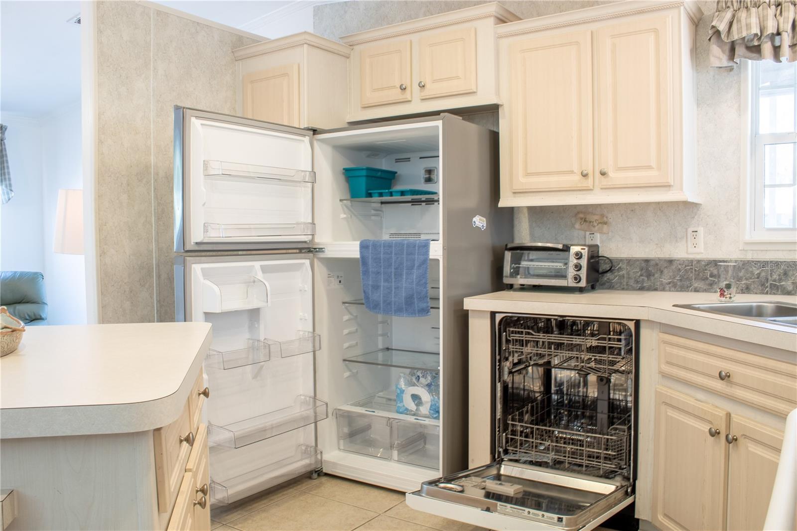 Image 3 of 49 For 10 Grey Fox Lane