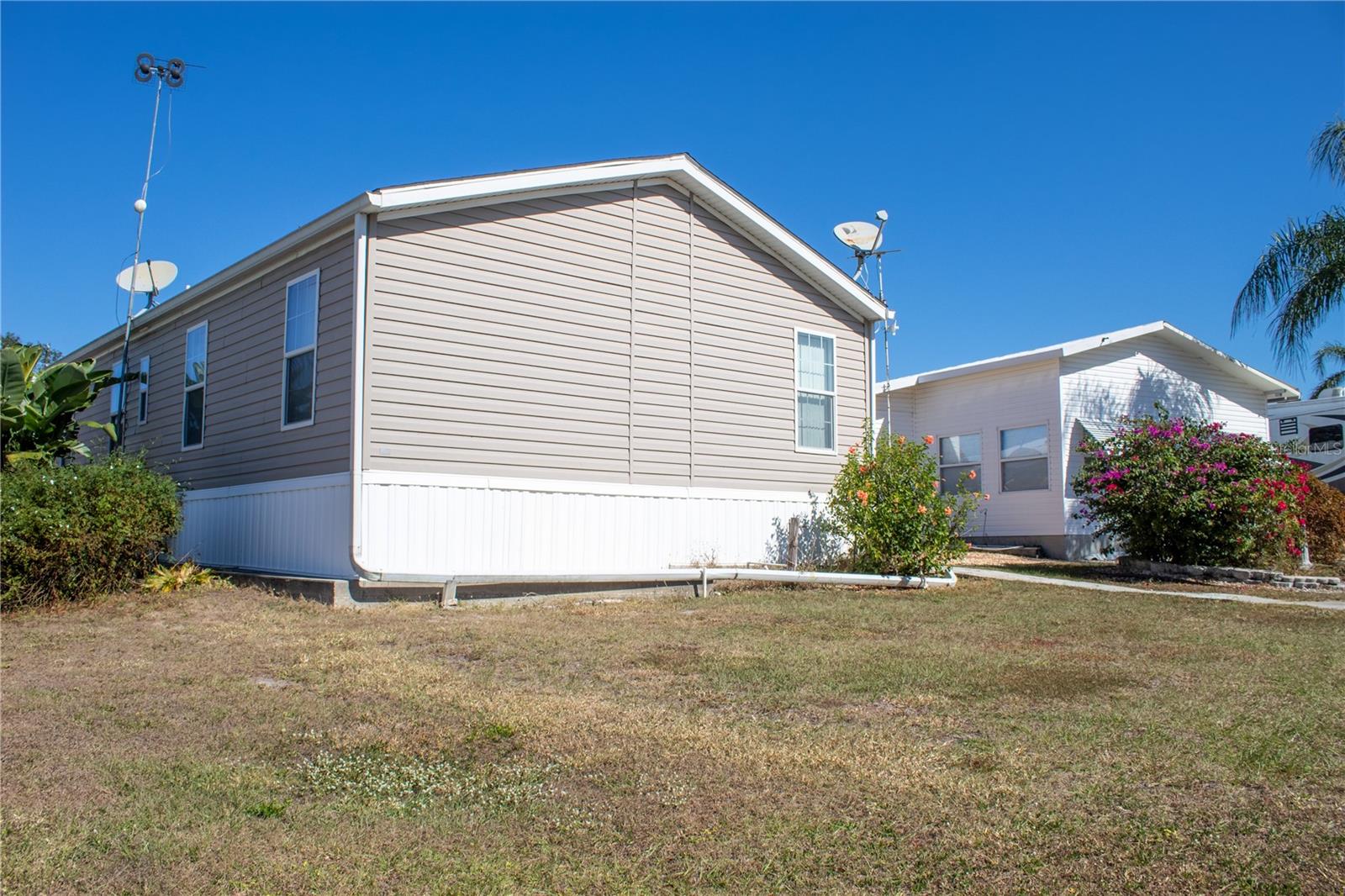 Image 37 of 49 For 10 Grey Fox Lane