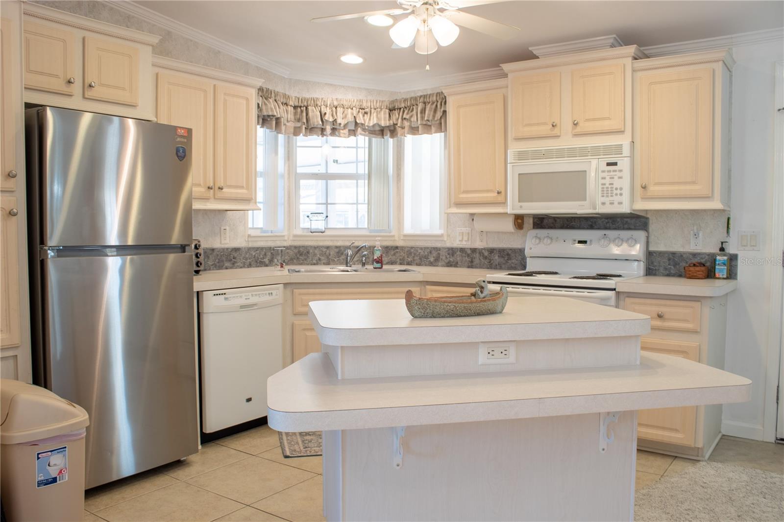 Image 5 of 49 For 10 Grey Fox Lane