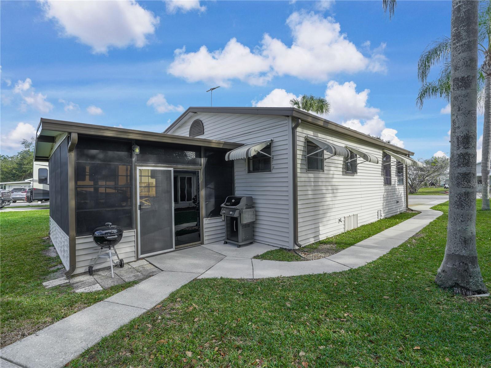 Image 17 of 37 For 3 Grayhackle Street