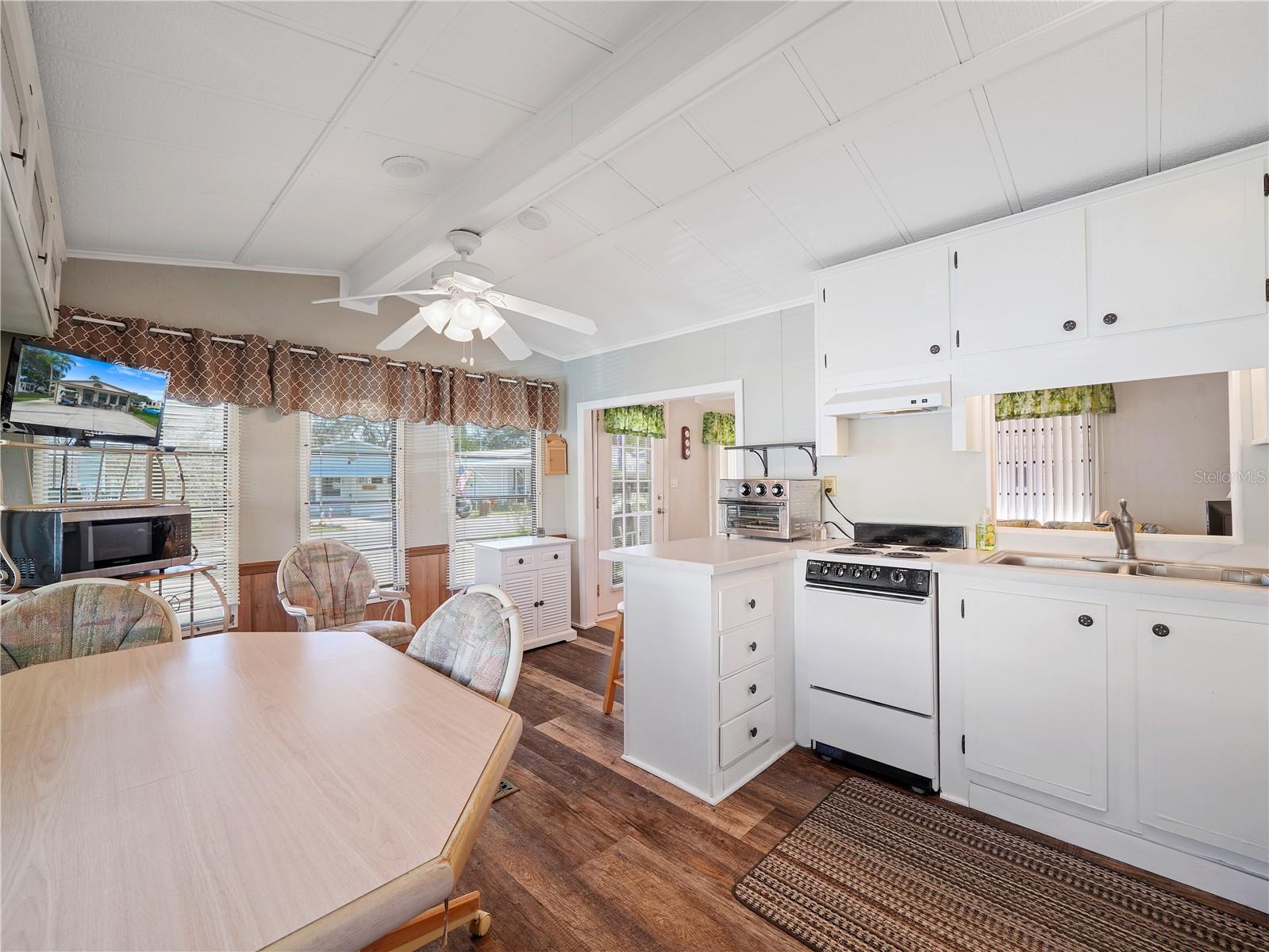 Image 8 of 37 For 3 Grayhackle Street