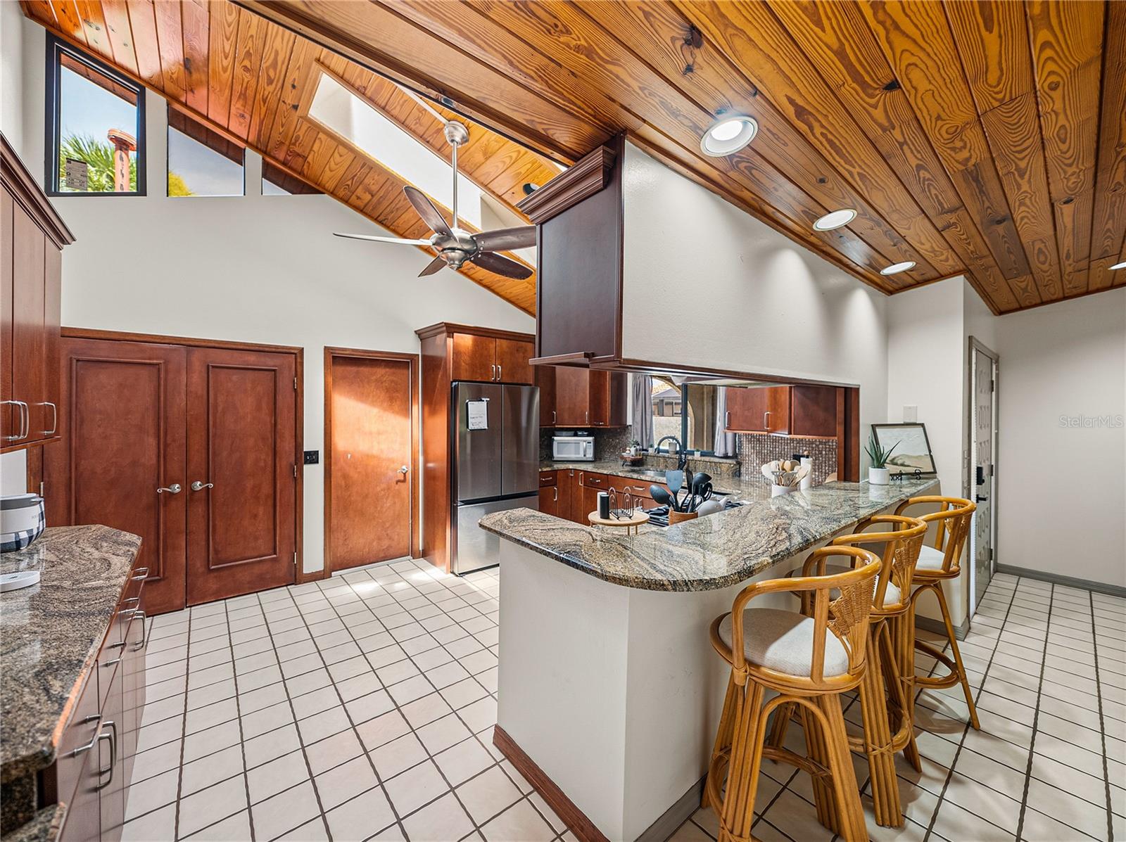 Image 11 of 63 For 503 Club House Drive