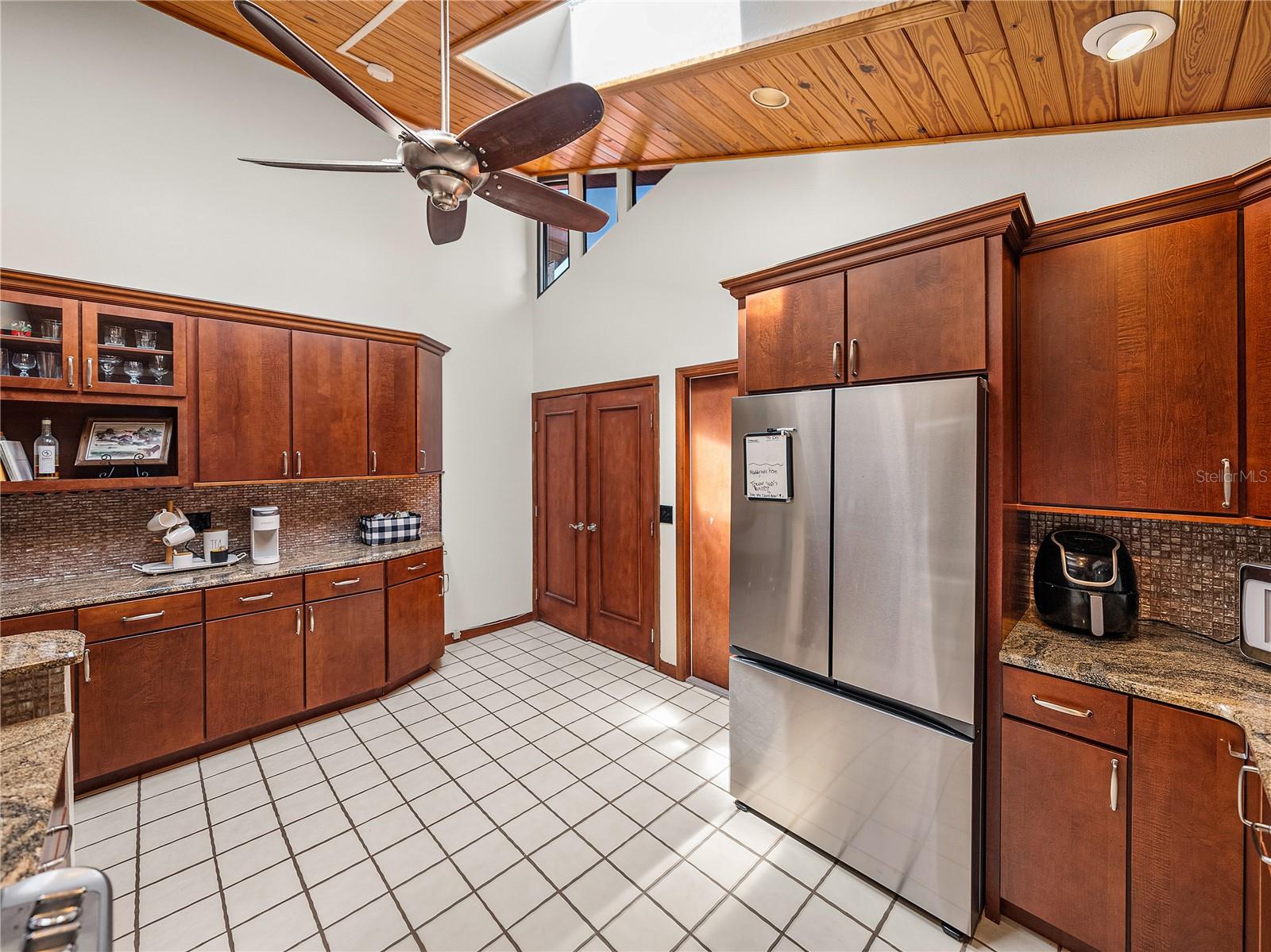 Image 17 of 63 For 503 Club House Drive