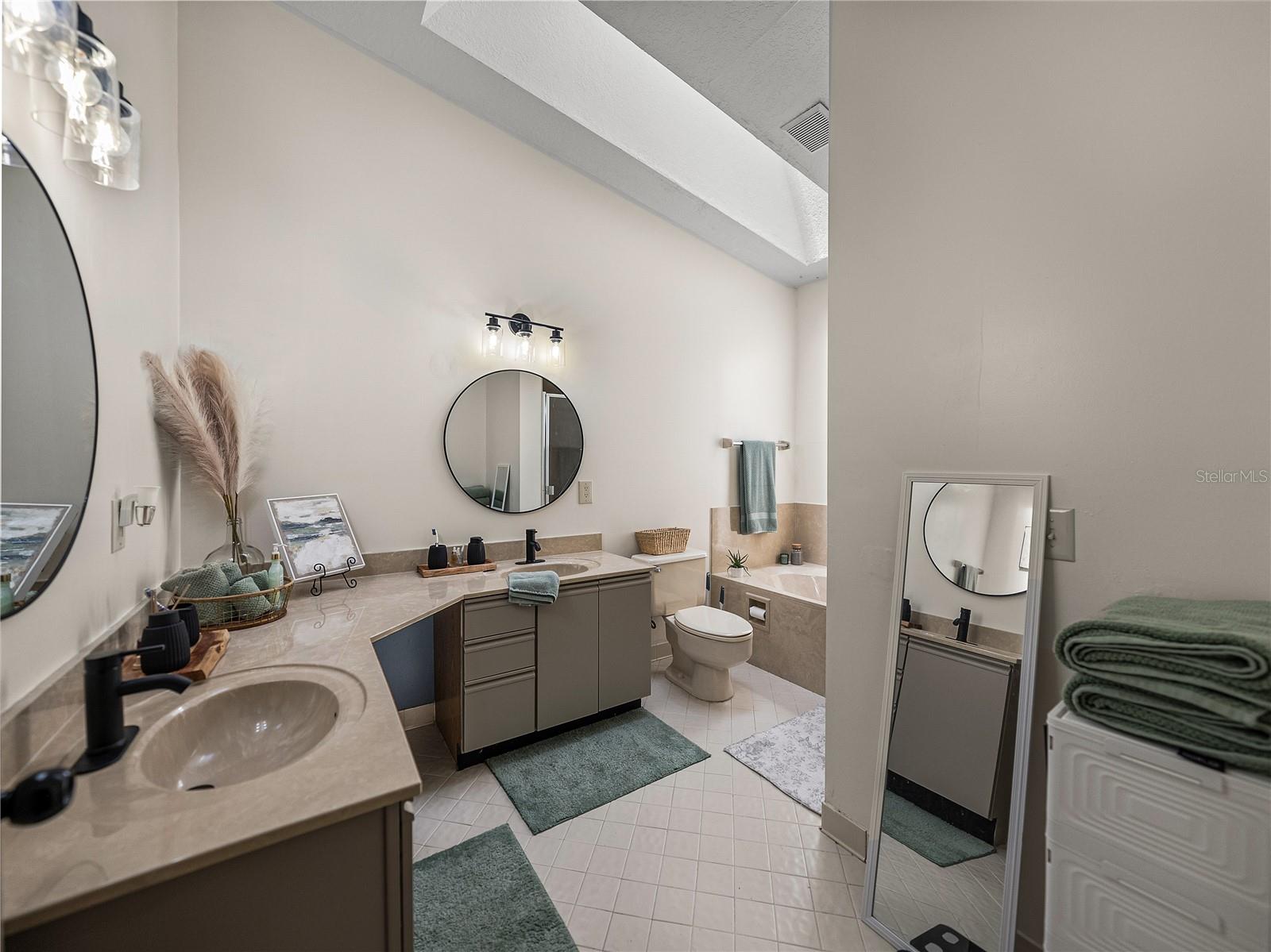 Image 29 of 63 For 503 Club House Drive