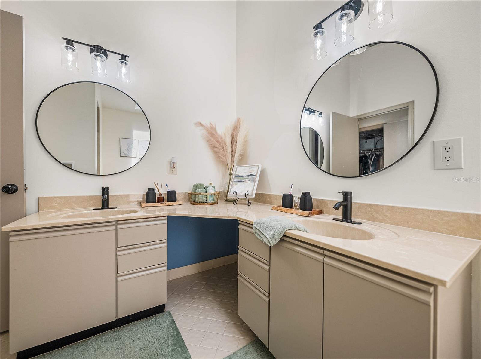 Image 32 of 63 For 503 Club House Drive