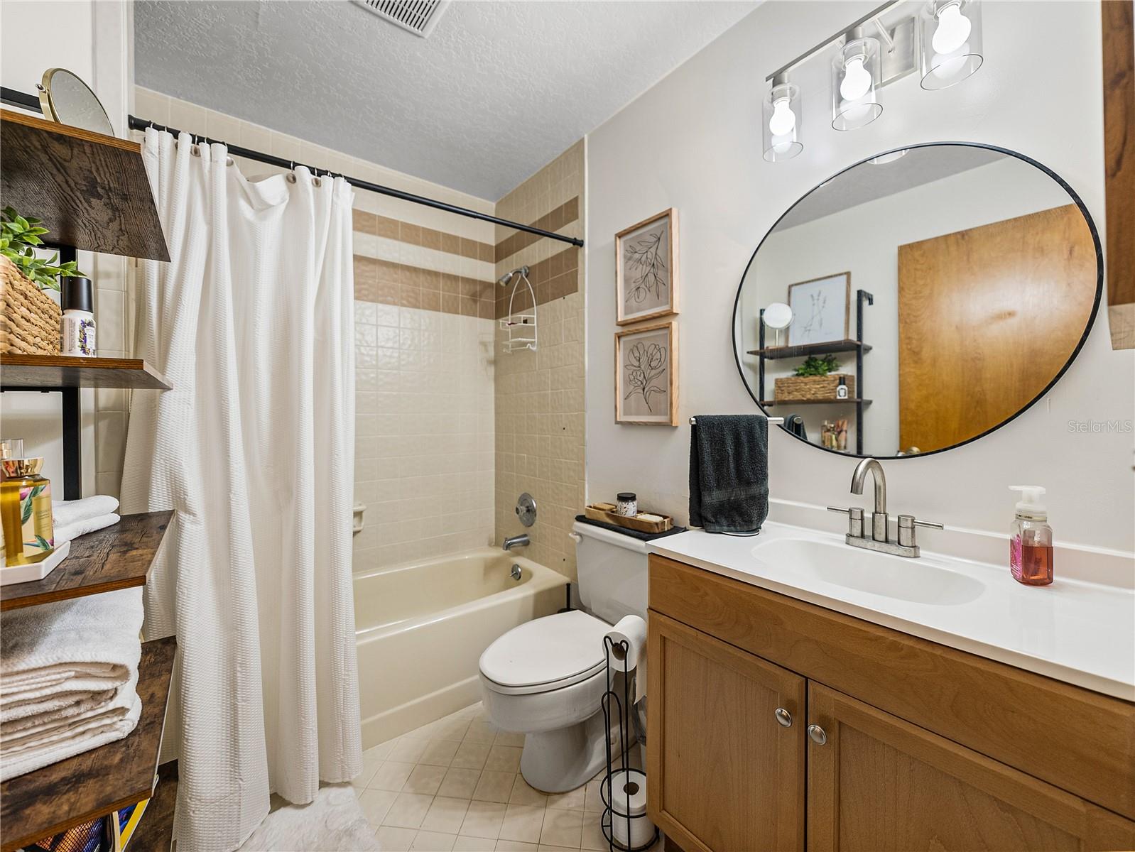 Image 37 of 63 For 503 Club House Drive