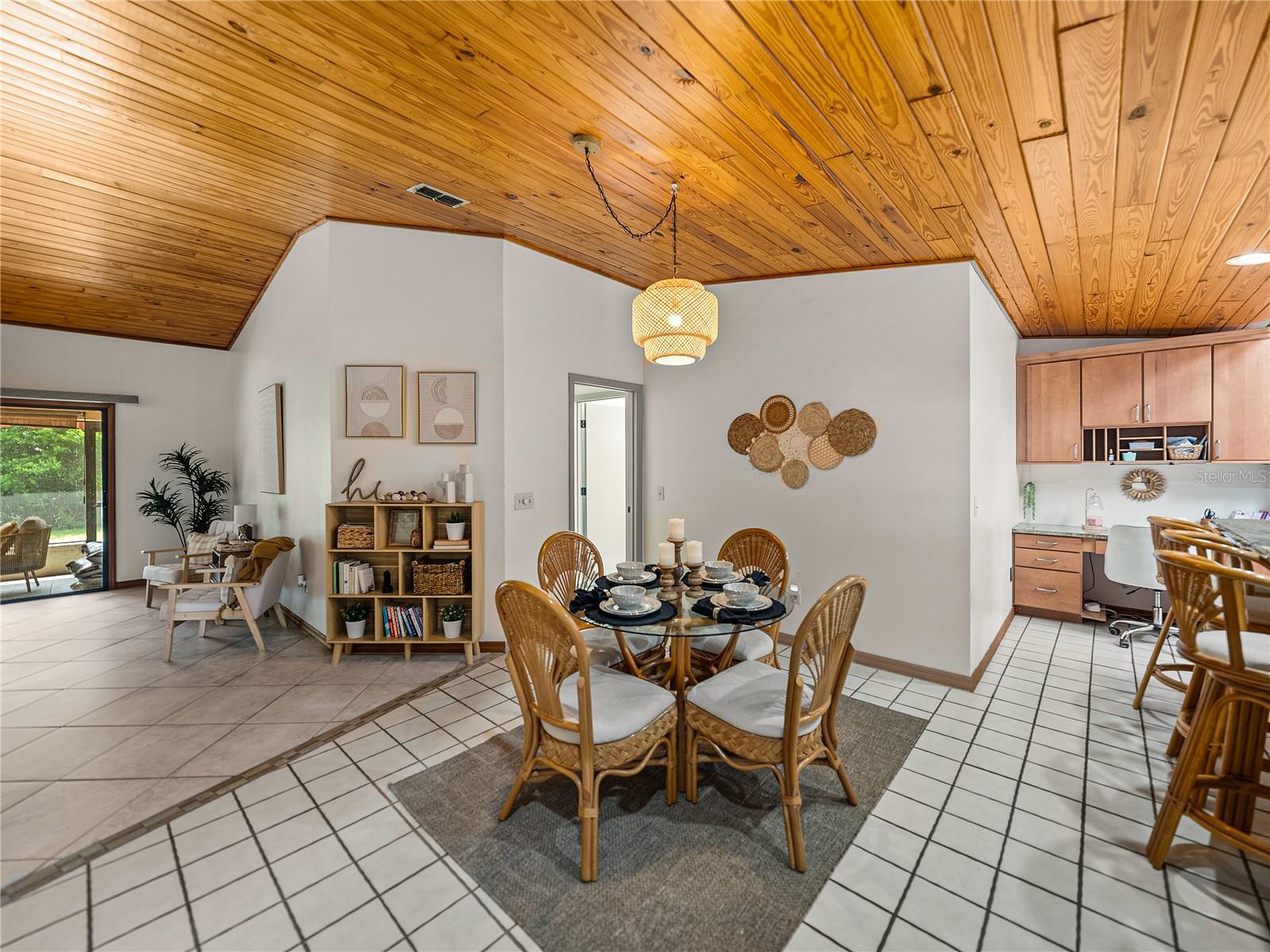 Image 4 of 63 For 503 Club House Drive