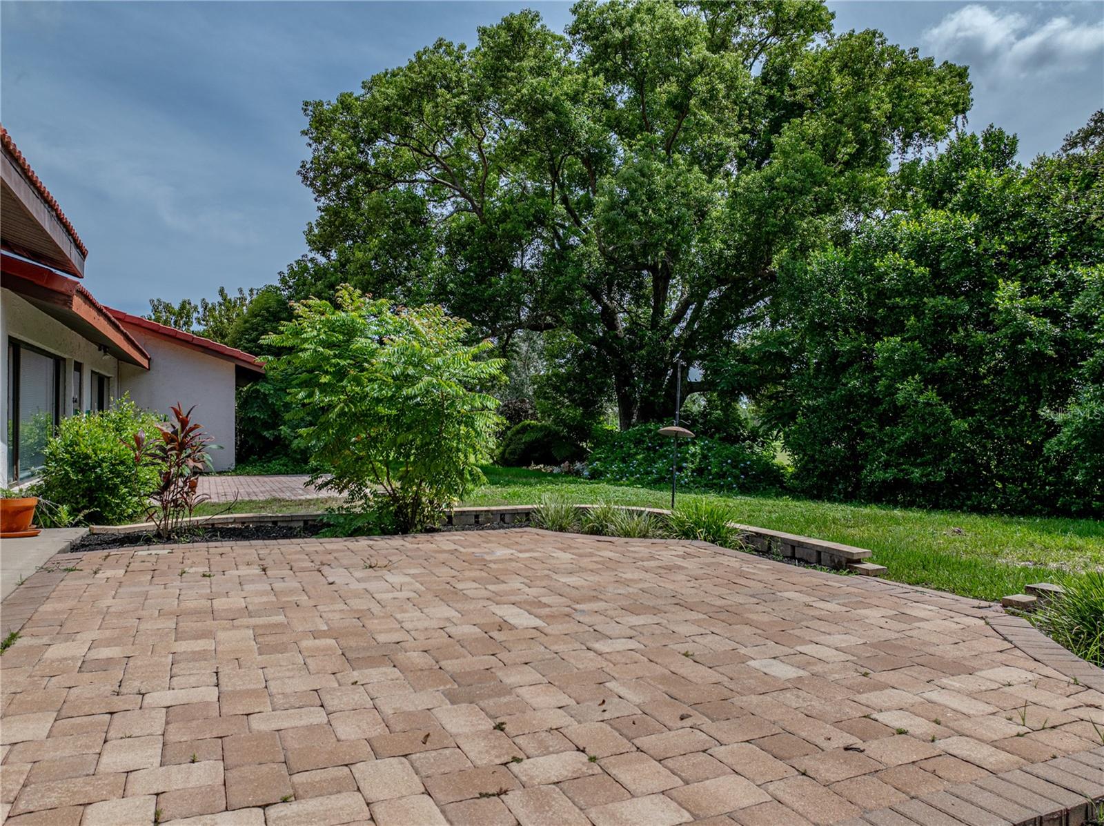 Image 45 of 63 For 503 Club House Drive