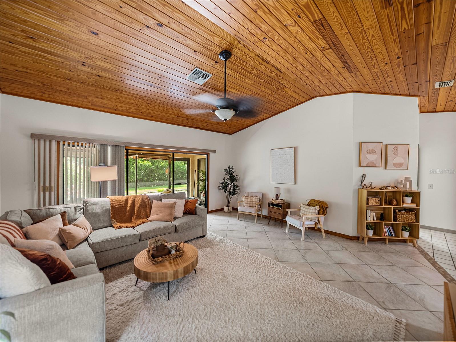 Image 6 of 63 For 503 Club House Drive